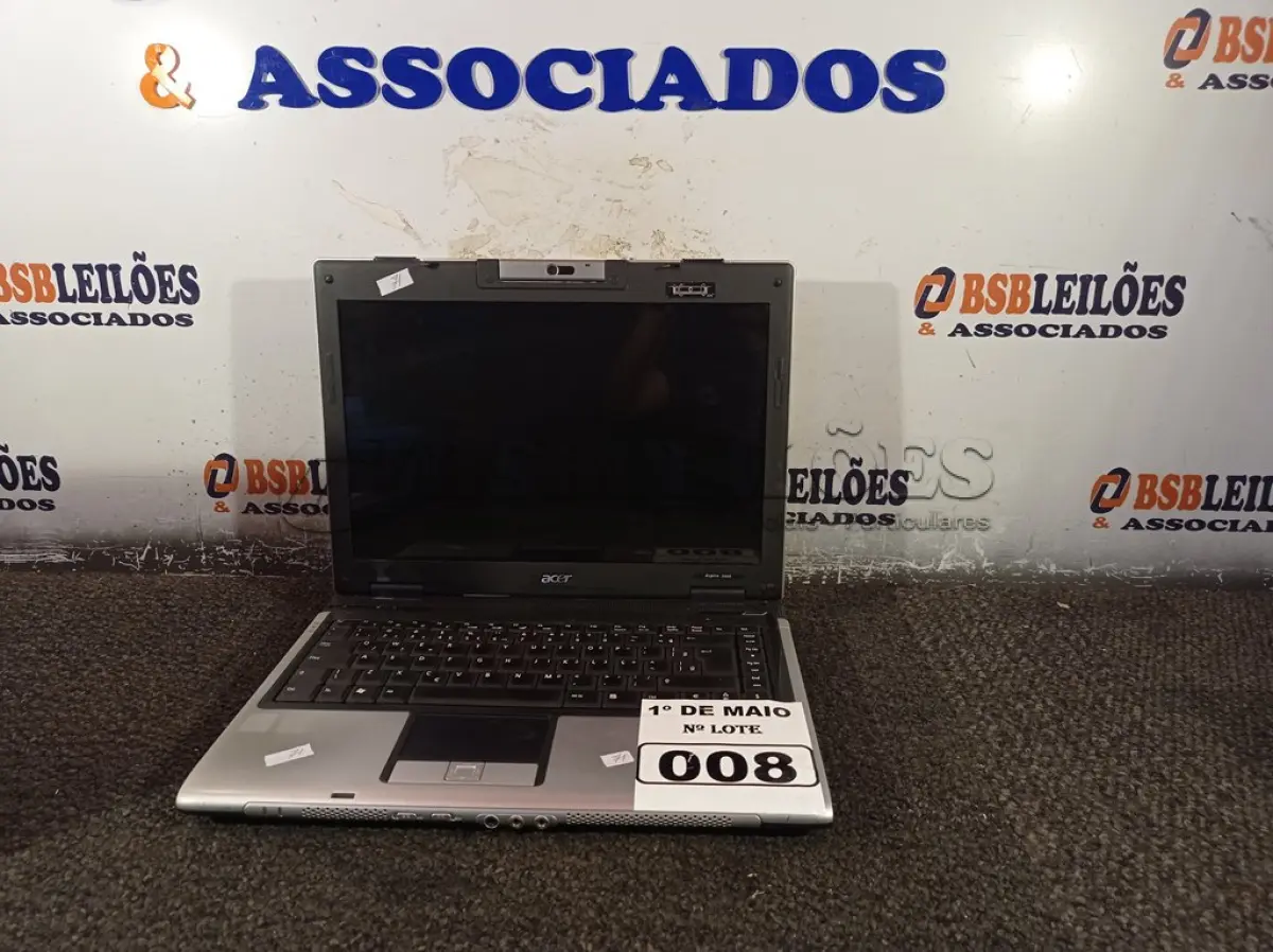 LOTE 008 - 01 NOTEBOOK MARCA ACER. (NO ESTADO) ATENÇÃO! FAZER A VISITAÇÃO ANTES DE ARREMATAR, NÃO SABEMOS SE FUNCIONA. LEILÃO NÃO TEM GARANTIA E NEM DEVOLUÇÃO, SUJEITO A POSSÍVEIS AVARIAS VISÍVEIS/OCULTAS E/OU AUSÊNCIA DE COMPONENTES.