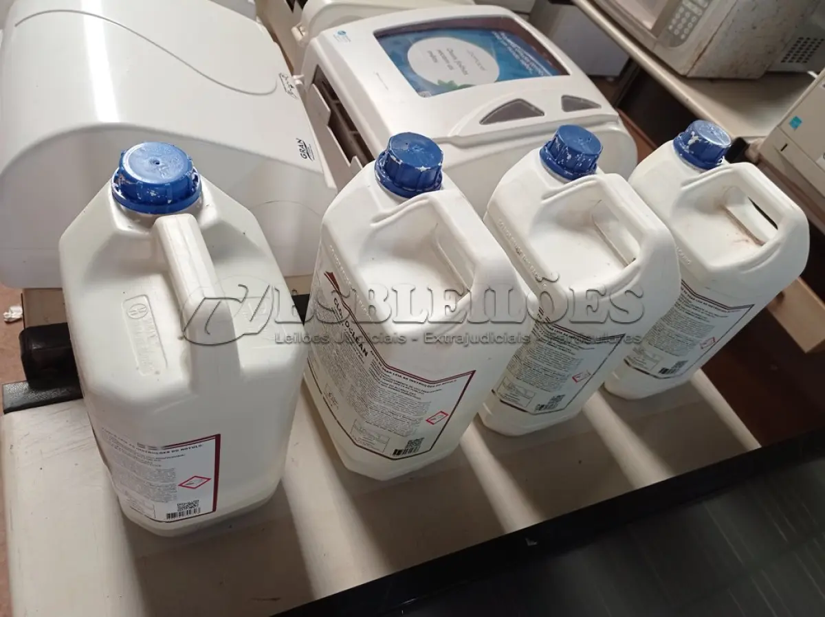 LOTE 316 - 20 LITROS DE CLOROCLEAN, LIMPADOR DESINFETANTE CLORADO PARA INDÚSTRIAS ALIMENTÍCIAS E AFINS. (NO ESTADO) ATENÇÃO! FAZER A VISITAÇÃO ANTES DE ARREMATAR, NÃO SABEMOS SE FUNCIONA. LEILÃO NÃO TEM GARANTIA E NEM DEVOLUÇÃO, SUJEITO A POSSÍVEIS AVARIAS VISÍVEIS/OCULTAS E/OU AUSÊNCIA DE COMPONENTES.