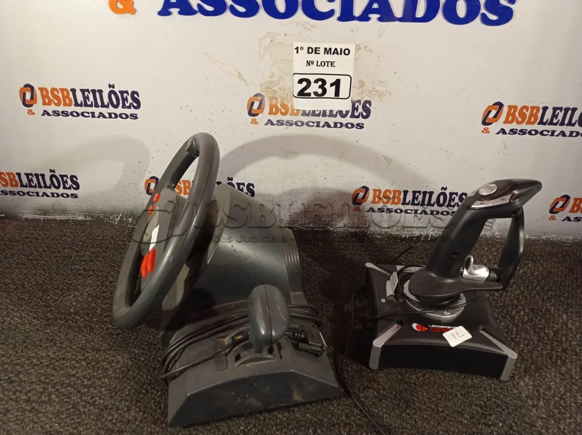 LOTE 231 - 02 JOYSTICK E 01 VOLANTE PARA VIDEOGAME MARCAS E MODELOS DIVERSOS. (NO ESTADO) ATENÇÃO! FAZER A VISITAÇÃO ANTES DE ARREMATAR, NÃO SABEMOS SE FUNCIONA. LEILÃO NÃO TEM GARANTIA E NEM DEVOLUÇÃO, SUJEITO A POSSÍVEIS AVARIAS VISÍVEIS/OCULTAS E/OU AUSÊNCIA DE COMPONENTES.