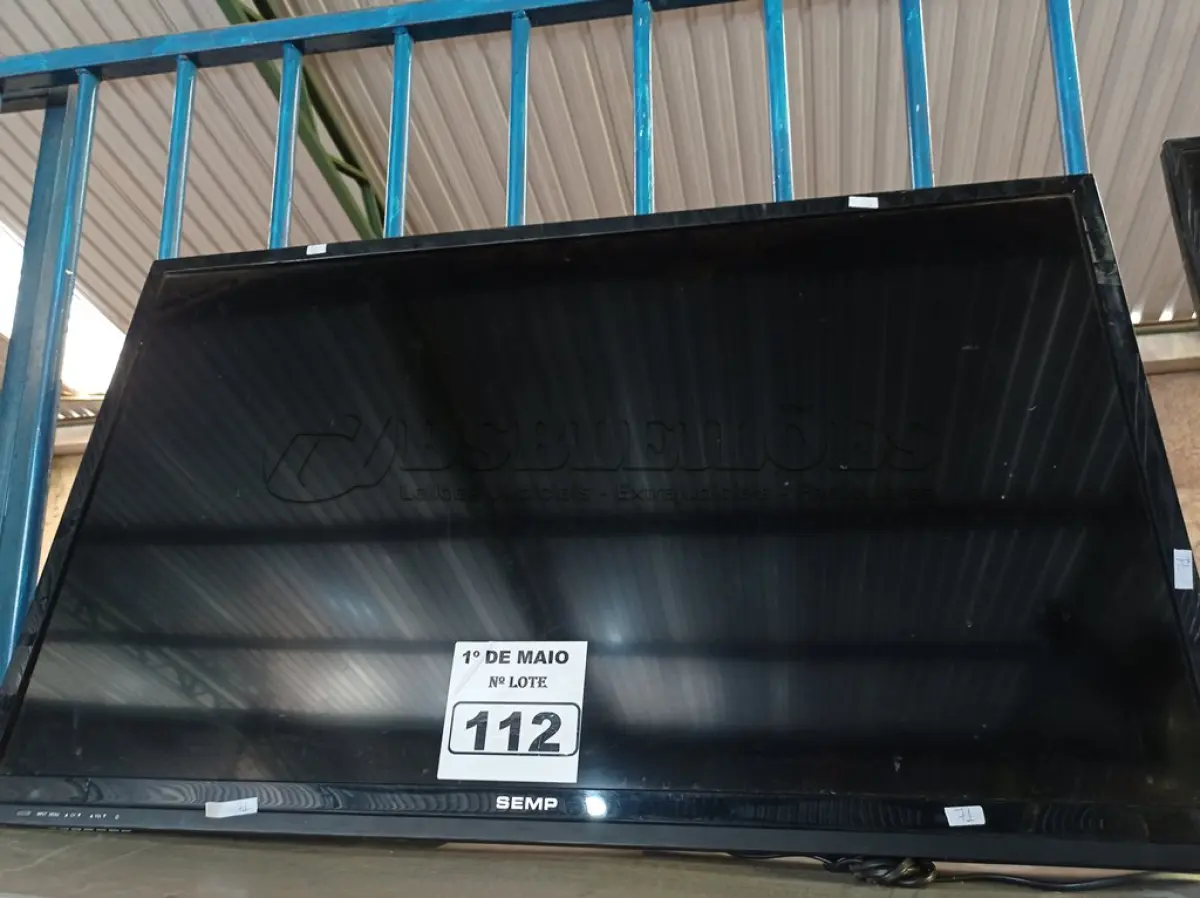 LOTE 112 - 01 TV LCD SEMP TOSHIBA 40” POL PARA RETIRADA DE PEÇAS. (NO ESTADO) ATENÇÃO! FAZER A VISITAÇÃO ANTES DE ARREMATAR, NÃO SABEMOS SE FUNCIONA. LEILÃO NÃO TEM GARANTIA E NEM DEVOLUÇÃO, SUJEITO A POSSÍVEIS AVARIAS VISÍVEIS/OCULTAS E/OU AUSÊNCIA DE COMPONENTES.