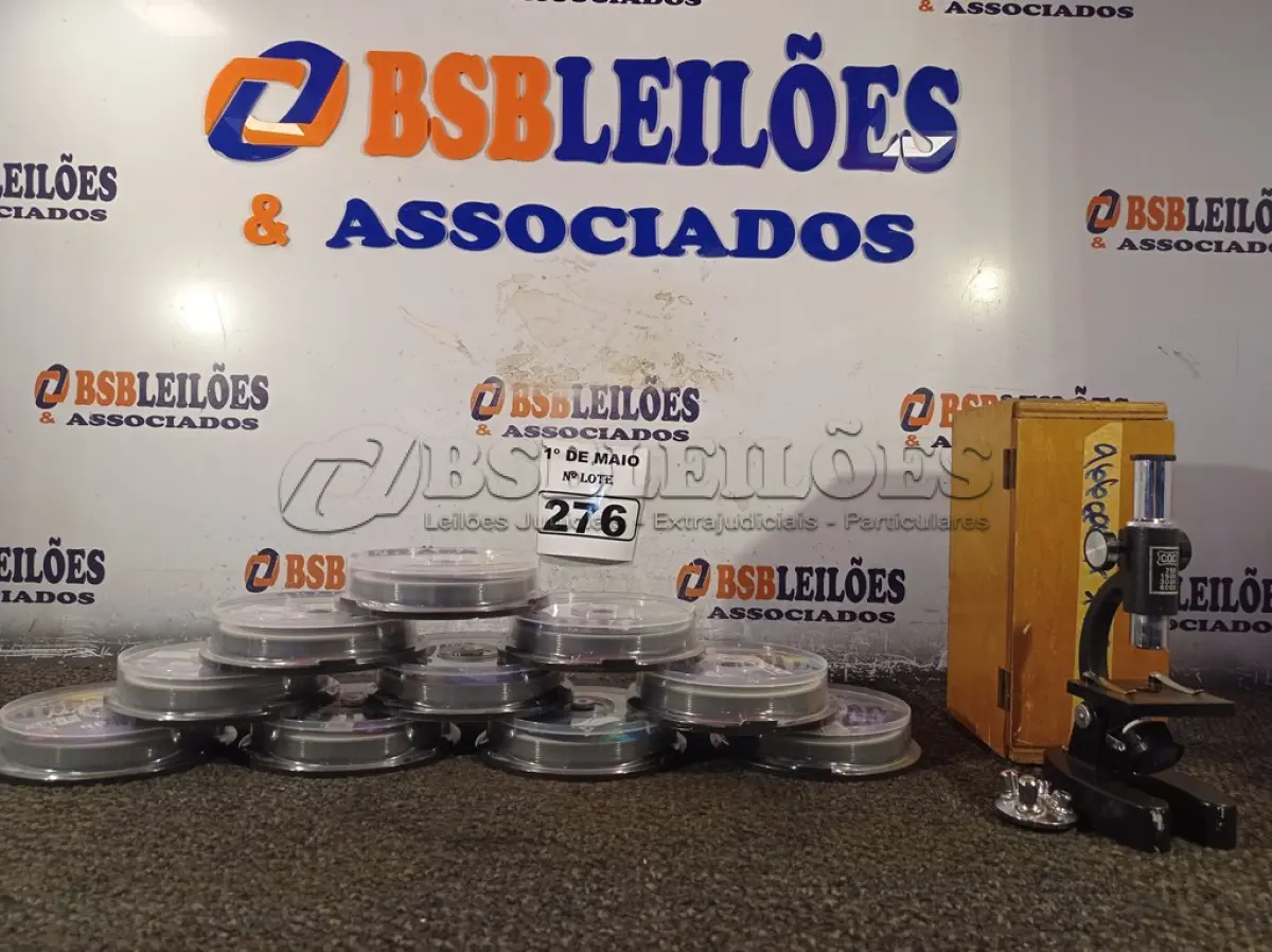 LOTE 276 - 01 LOTE COM APROXIMADAMENTE 100 MÍDIAS DE BLUE RAY MAX PRINT E 01 01 MICROSCÓPIO. (NO ESTADO) ATENÇÃO! FAZER A VISITAÇÃO ANTES DE ARREMATAR, NÃO SABEMOS SE FUNCIONA. LEILÃO NÃO TEM GARANTIA E NEM DEVOLUÇÃO, SUJEITO A POSSÍVEIS AVARIAS VISÍVEIS/OCULTAS E/OU AUSÊNCIA DE COMPONENTES.