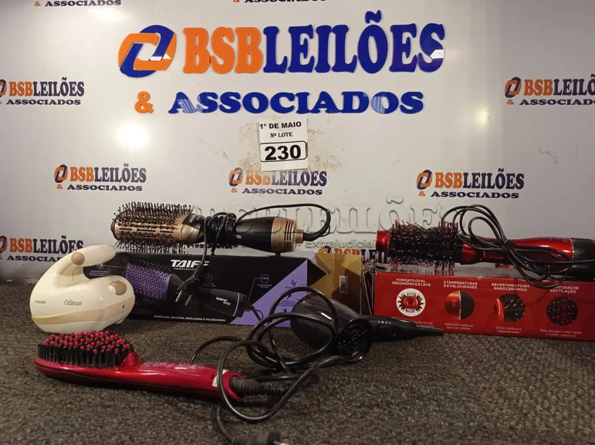 LOTE 230 - 03 ESCOVAS, 01 SECADOR E 01 MASSAGEADOR MARCAS E MODELOS DIVERSOS. (NO ESTADO) ATENÇÃO! FAZER A VISITAÇÃO ANTES DE ARREMATAR, NÃO SABEMOS SE FUNCIONA. LEILÃO NÃO TEM GARANTIA E NEM DEVOLUÇÃO, SUJEITO A POSSÍVEIS AVARIAS VISÍVEIS/OCULTAS E/OU AUSÊNCIA DE COMPONENTES.