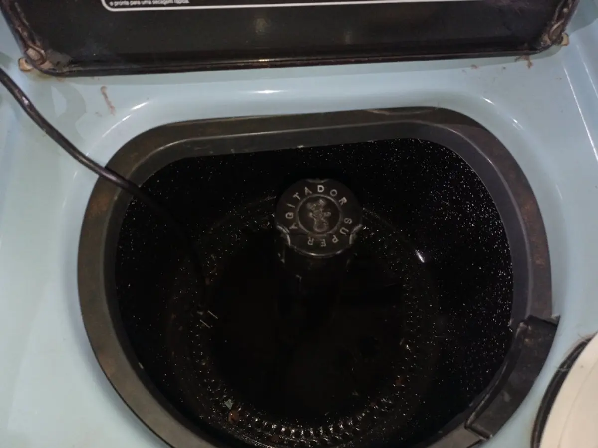 LOTE 145 - 01 MÁQUINA DE LAVAR MARCA BRASTEMP 220V. (NO ESTADO) ATENÇÃO! FAZER A VISITAÇÃO ANTES DE ARREMATAR, NÃO SABEMOS SE FUNCIONA. LEILÃO NÃO TEM GARANTIA E NEM DEVOLUÇÃO, SUJEITO A POSSÍVEIS AVARIAS VISÍVEIS/OCULTAS E/OU AUSÊNCIA DE COMPONENTES.