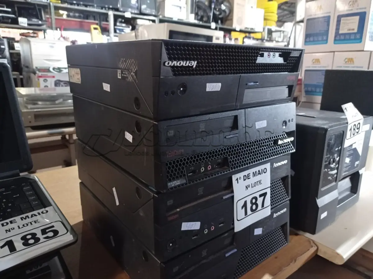 LOTE 187 - 04 CPU’S MARCAS LENOVO. (NO ESTADO) ATENÇÃO! FAZER A VISITAÇÃO ANTES DE ARREMATAR, NÃO SABEMOS SE FUNCIONA. LEILÃO NÃO TEM GARANTIA E NEM DEVOLUÇÃO, SUJEITO A POSSÍVEIS AVARIAS VISÍVEIS/OCULTAS E/OU AUSÊNCIA DE COMPONENTES.
