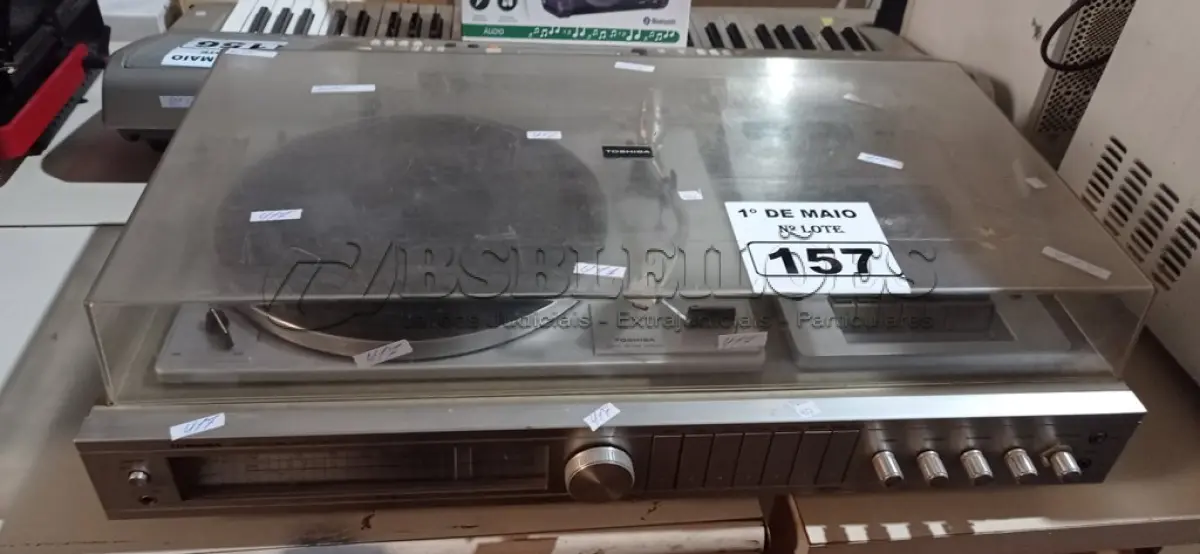 LOTE 157 - 01 TOCA DISCOS DE VINIL 2X1 MARCA TOSHIBA. (NO ESTADO) ATENÇÃO! FAZER A VISITAÇÃO ANTES DE ARREMATAR, NÃO SABEMOS SE FUNCIONA. LEILÃO NÃO TEM GARANTIA E NEM DEVOLUÇÃO, SUJEITO A POSSÍVEIS AVARIAS VISÍVEIS/OCULTAS E/OU AUSÊNCIA DE COMPONENTES.