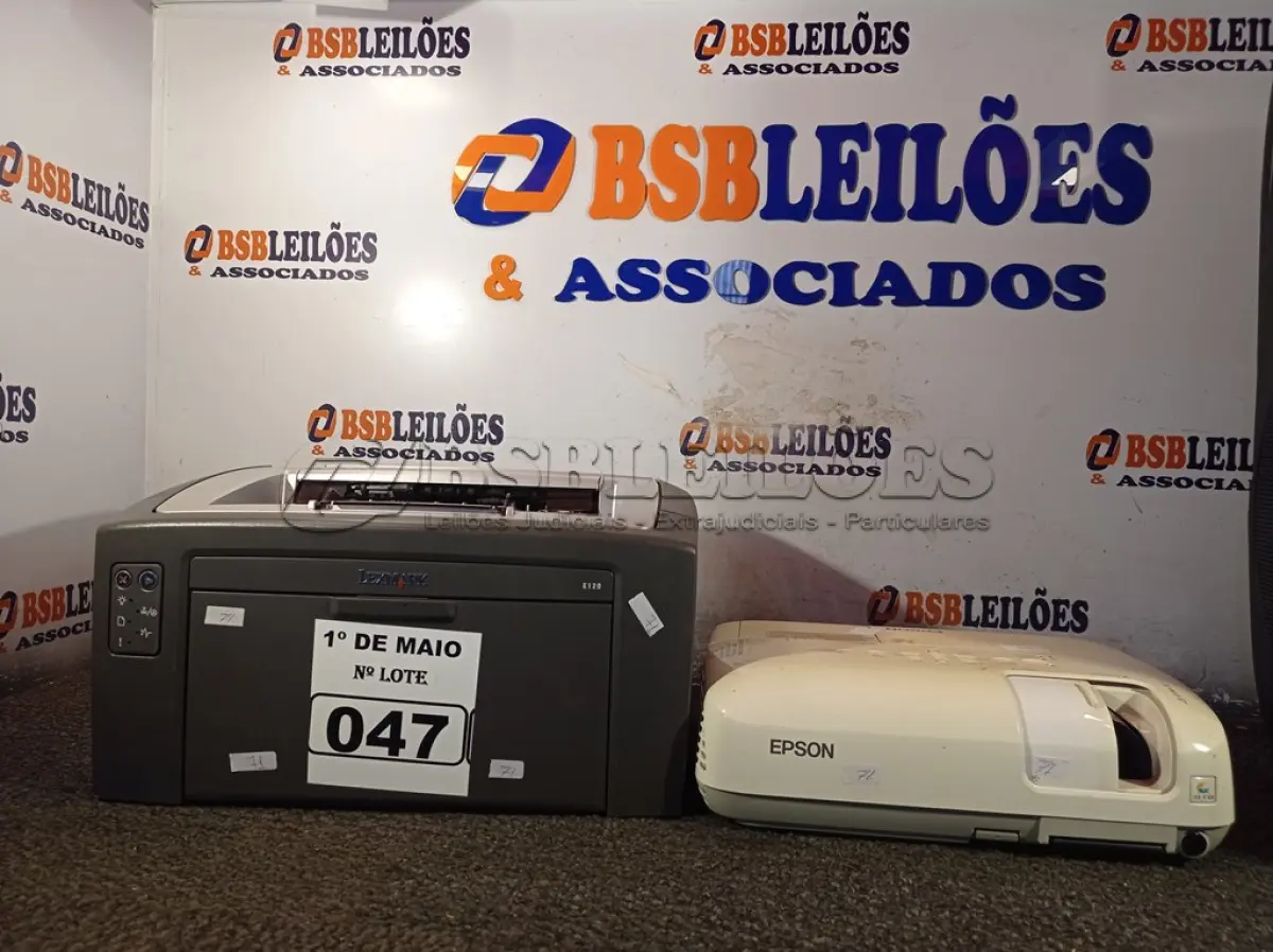 LOTE 047 - 01 PROJETOR MULTIMIDIA MARCA EPSON E 01 IMPRESSORA A LASER MARCA LEXMARK MODELO E120. (NO ESTADO) ATENÇÃO! FAZER A VISITAÇÃO ANTES DE ARREMATAR, NÃO SABEMOS SE FUNCIONA. LEILÃO NÃO TEM GARANTIA E NEM DEVOLUÇÃO, SUJEITO A POSSÍVEIS AVARIAS VISÍVEIS/OCULTAS E/OU AUSÊNCIA DE COMPONENTES.
