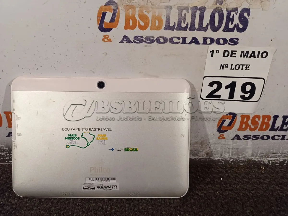LOTE 219 - 01 TABLET MARCA PHILCO. (NO ESTADO) ATENÇÃO! FAZER A VISITAÇÃO ANTES DE ARREMATAR, NÃO SABEMOS SE FUNCIONA. LEILÃO NÃO TEM GARANTIA E NEM DEVOLUÇÃO, SUJEITO A POSSÍVEIS AVARIAS VISÍVEIS/OCULTAS E/OU AUSÊNCIA DE COMPONENTES.