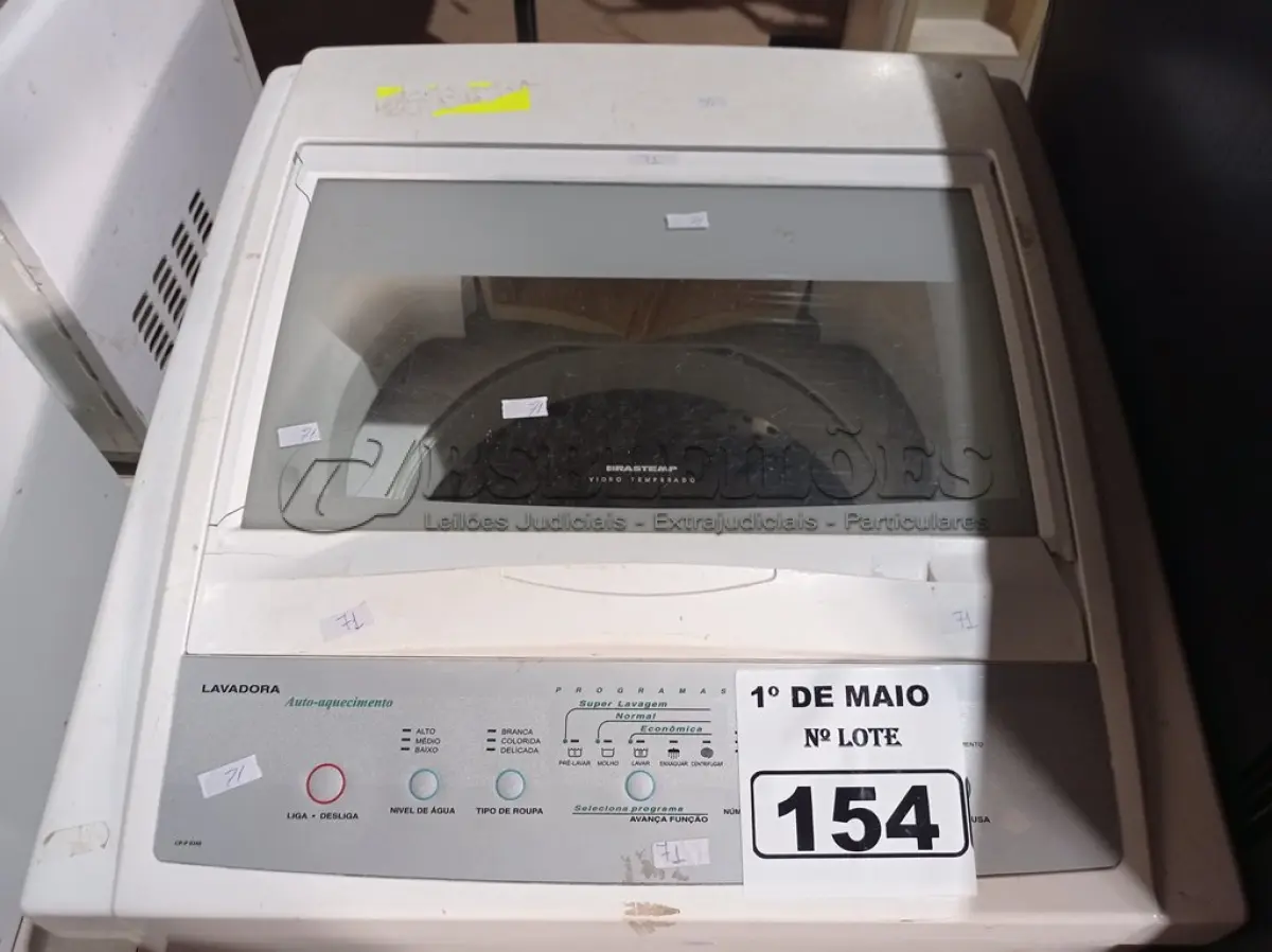 LOTE 154 - 01 LAVADORA AUTO AQUECIMENTO MARCA BRASTEMP 127V. (NO ESTADO) ATENÇÃO! FAZER A VISITAÇÃO ANTES DE ARREMATAR, NÃO SABEMOS SE FUNCIONA. LEILÃO NÃO TEM GARANTIA E NEM DEVOLUÇÃO, SUJEITO A POSSÍVEIS AVARIAS VISÍVEIS/OCULTAS E/OU AUSÊNCIA DE COMPONENTES.