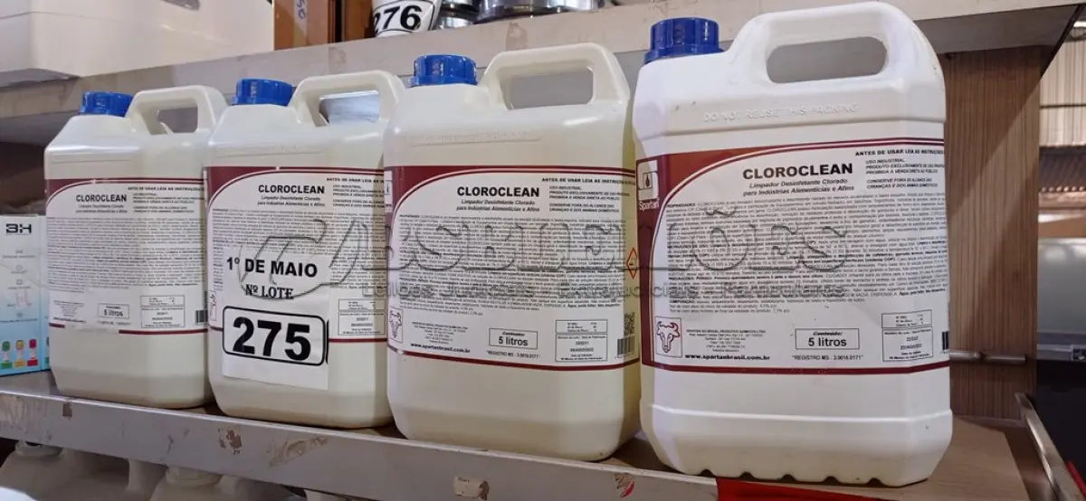 LOTE 275 - 20 LITROS DE CLOROCLEAN, LIMPADOR DESINFETANTE CLORADO PARA INDÚSTRIAS ALIMENTÍCIAS E AFINS. (NO ESTADO) ATENÇÃO! FAZER A VISITAÇÃO ANTES DE ARREMATAR, NÃO SABEMOS SE FUNCIONA. LEILÃO NÃO TEM GARANTIA E NEM DEVOLUÇÃO, SUJEITO A POSSÍVEIS AVARIAS VISÍVEIS/OCULTAS E/OU AUSÊNCIA DE COMPONENTES.