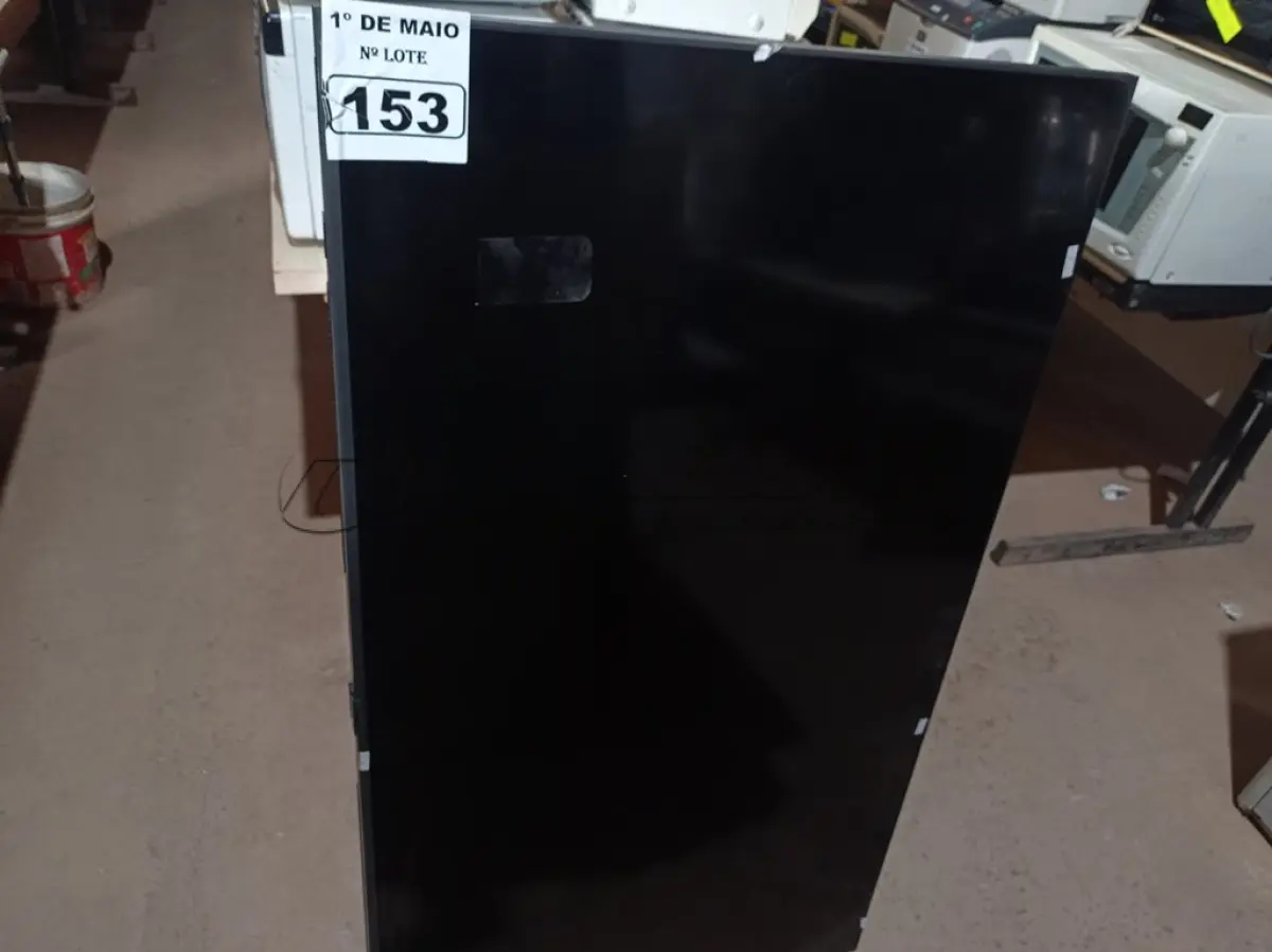 LOTE 153 - 01 TV SAMSUNG 55” POL PARA RETIRADA DE PEÇAS. (NO ESTADO) ATENÇÃO! FAZER A VISITAÇÃO ANTES DE ARREMATAR, NÃO SABEMOS SE FUNCIONA. LEILÃO NÃO TEM GARANTIA E NEM DEVOLUÇÃO, SUJEITO A POSSÍVEIS AVARIAS VISÍVEIS/OCULTAS E/OU AUSÊNCIA DE COMPONENTES.