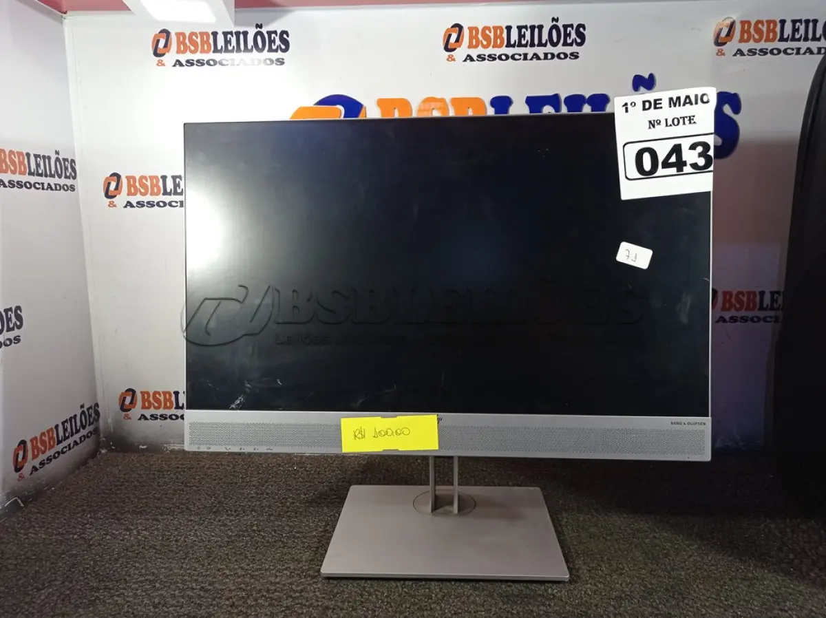 LOTE 043 - 01 MONITOR MARCA HP. (NO ESTADO) ATENÇÃO! FAZER A VISITAÇÃO ANTES DE ARREMATAR, NÃO SABEMOS SE FUNCIONA. LEILÃO NÃO TEM GARANTIA E NEM DEVOLUÇÃO, SUJEITO A POSSÍVEIS AVARIAS VISÍVEIS/OCULTAS E/OU AUSÊNCIA DE COMPONENTES.