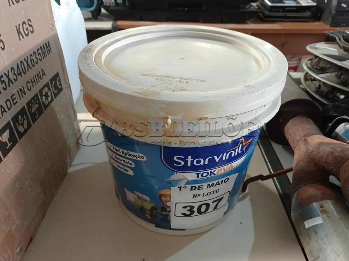 LOTE 307 - 01 BALDE DE MASSA ACRÍLICA 25KG. (NO ESTADO) ATENÇÃO! FAZER A VISITAÇÃO ANTES DE ARREMATAR, NÃO SABEMOS SE FUNCIONA. LEILÃO NÃO TEM GARANTIA E NEM DEVOLUÇÃO, SUJEITO A POSSÍVEIS AVARIAS VISÍVEIS/OCULTAS E/OU AUSÊNCIA DE COMPONENTES.