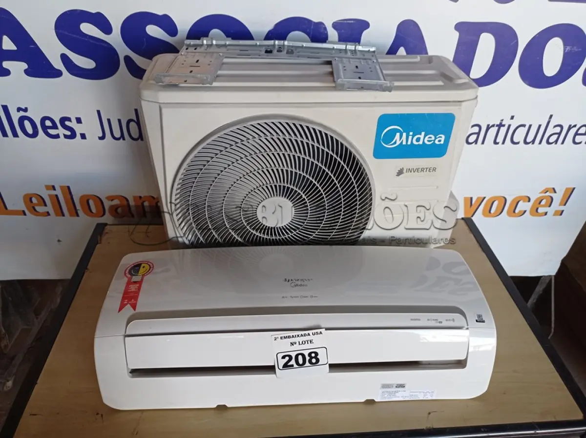 LOTE 208 - 01 AR-CONDICIONADO INVERTER 12000BTUS MARCA SPRINGER MIDEA 220V. (NO ESTADO) BH1427U