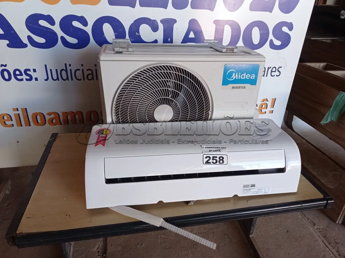 LOTE 258 - 01 AR CONDICIONADO INVERTER 12000BTUS MARCA SPRINGER 220V.(AIR CONDITIONER) (NO ESTADO)BH1559M