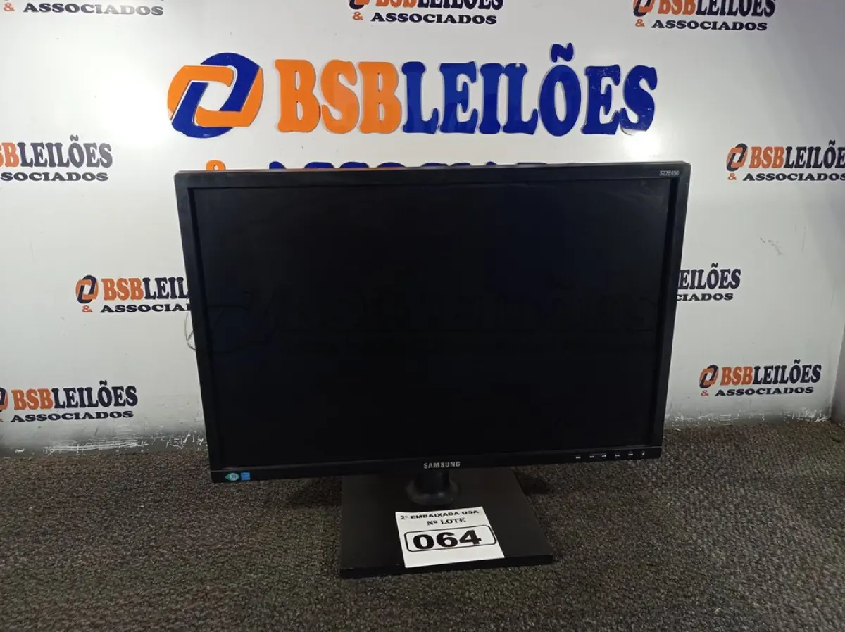 LOTE 064 - 01 MONITOR 22’’ MARCA SAMSUNG. (DISPLAY) (NO ESTADO) AV9560L