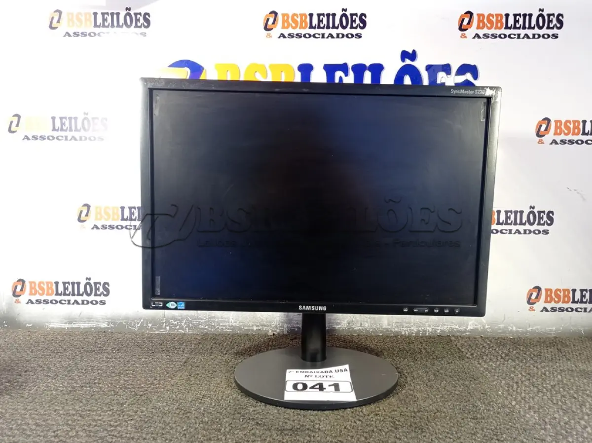 LOTE 041 - 01 MONITOR 22’’ MARCA SAMSUNG. (DISPLAY) (NO ESTADO) AV9475W