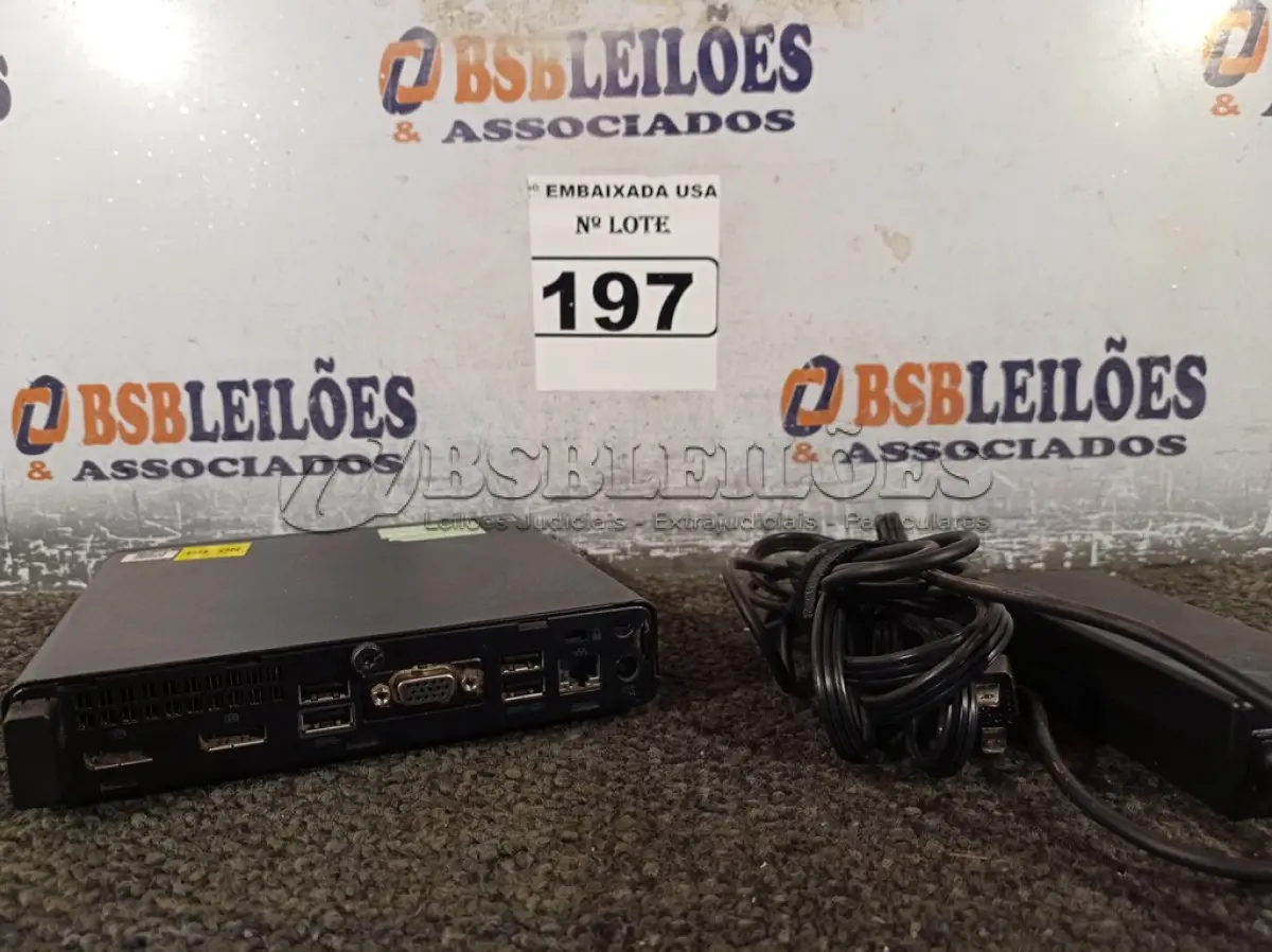 LOTE 197 - 01 CPU SEM MEMÓRIA E SEM HD COM CARREGADOR MARCA HP. (NO ESTADO) BD1781P