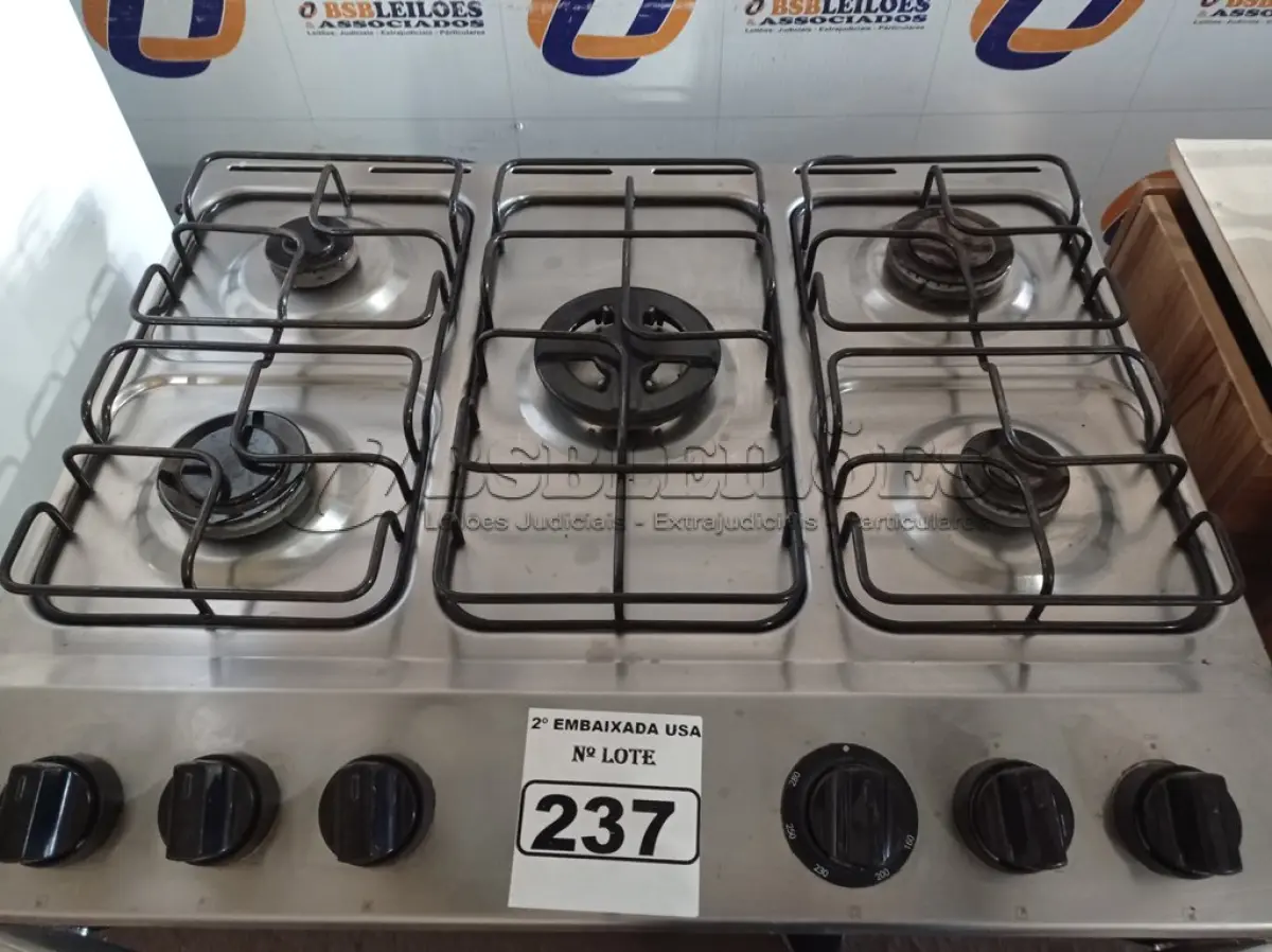 LOTE 237 - 01 FOGÃO 05 BOCAS MARCA BRASTEMP BIVOLTS. (STOV 5 FLAMES) (NO ESTADO) BF8670S