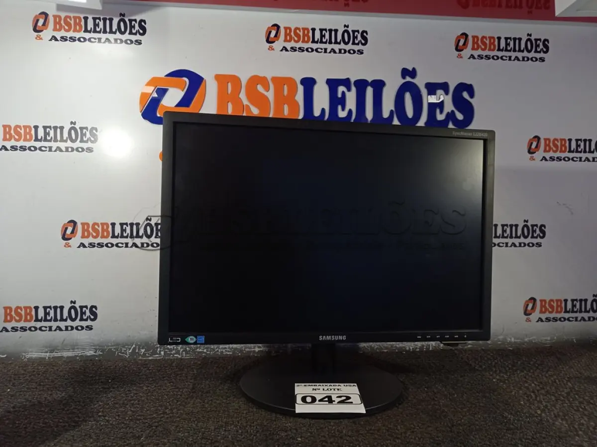 LOTE 042 - 01 MONITOR 22’’ MARCA SAMSUNG. (DISPLAY) (NO ESTADO) AV9476J