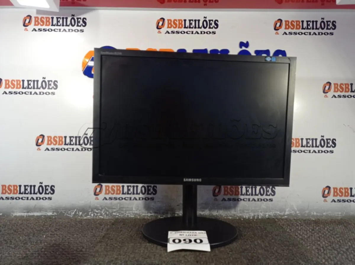 LOTE 090 - 01 MONITOR 22’’ MARCA SAMSUNG. (DISPLAY) (NO ESTADO) AV9697Y