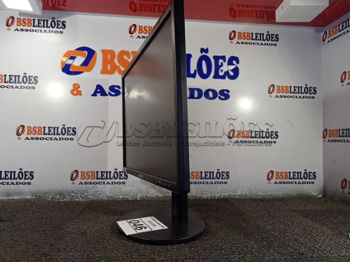 LOTE 046 - 01 MONITOR 22’’ MARCA SAMSUNG. (DISPLAY) (NO ESTADO) AV9476X