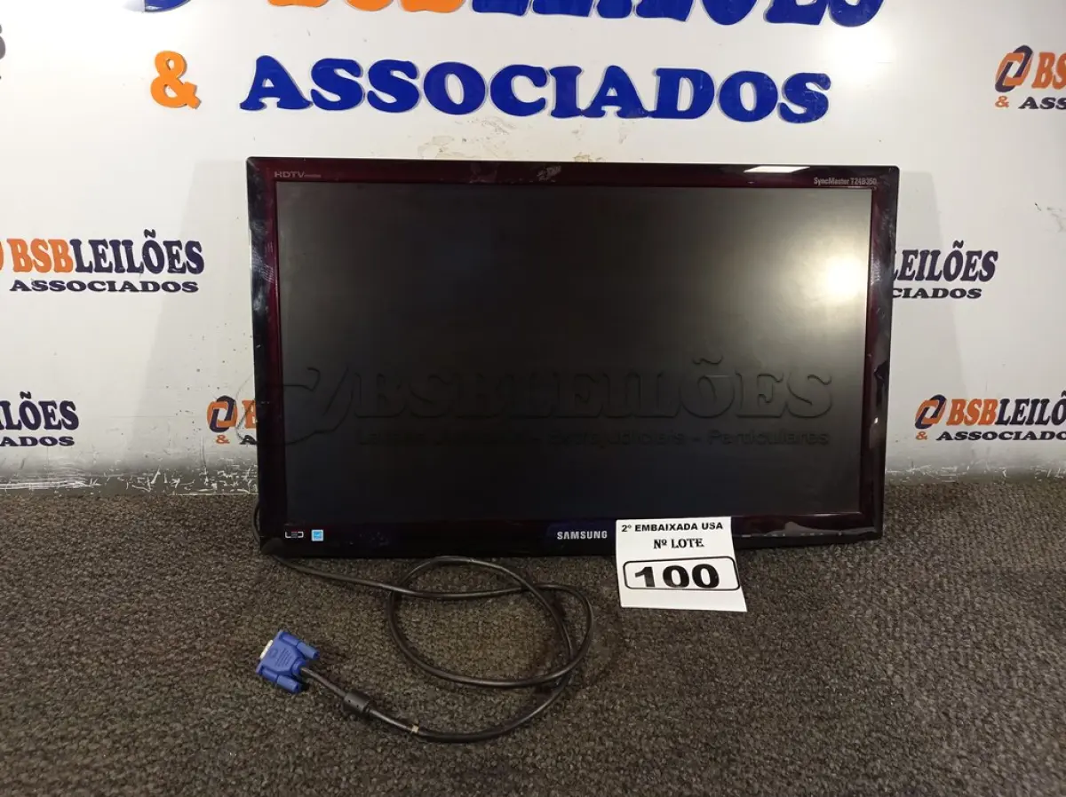 LOTE 100 - 01 TV LED 24’’ SEM CONTROLE MARCA SAMSUNG. (DISPLAY) (NO ESTADO) AV9716G
