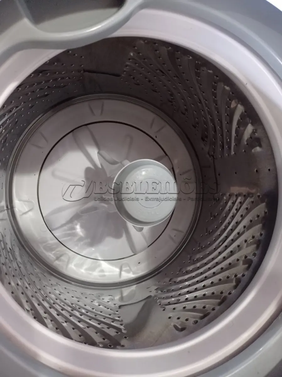 LOTE 130 - 01 MÁQUINA DE LAVAR ROUPAS 15 KG BRASTEMP 220V. (WASHER MACHINE) (NO ESTADO) AV9955R
