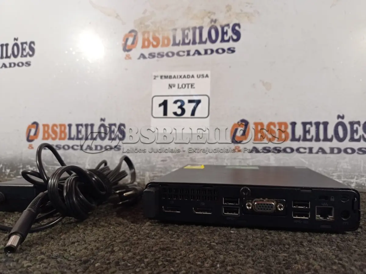 LOTE 137 - 01 CPU SEM MEMÓRIA E SEM HD COM CARREGADOR MARCA HP. (NO ESTADO) BD0866J