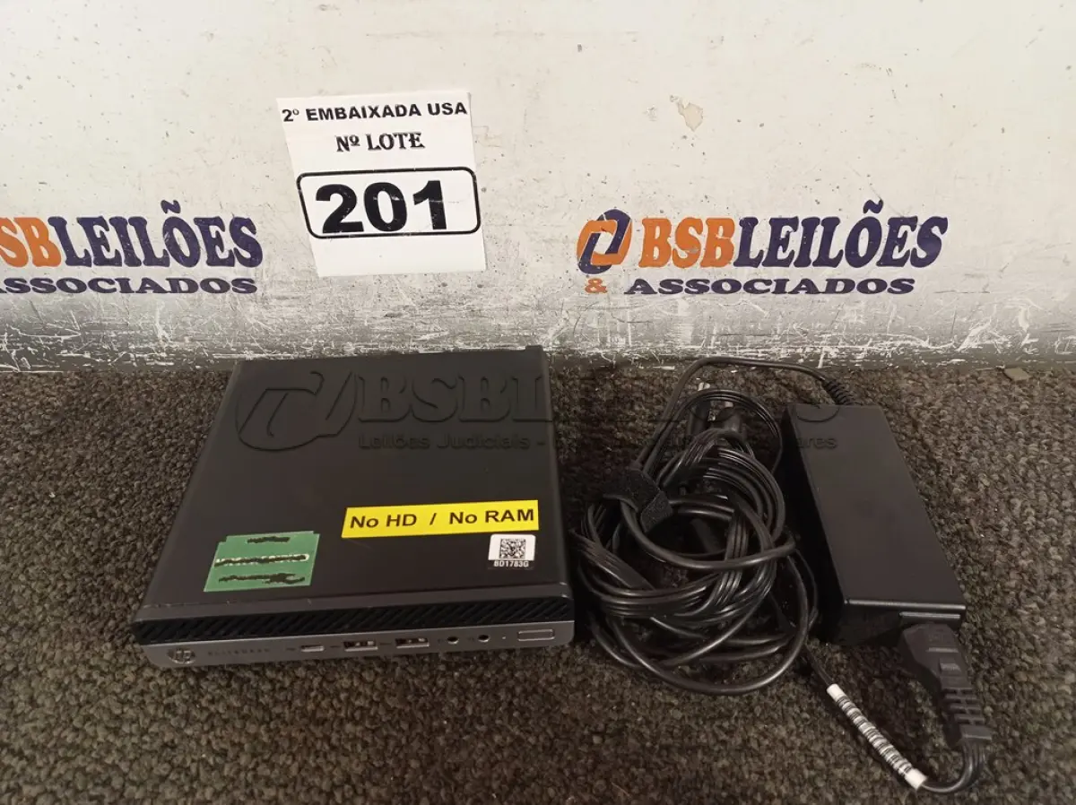 LOTE 201 - 01 CPU SEM MEMÓRIA E SEM HD COM CARREGADOR MARCA HP. (NO ESTADO) BD1783G