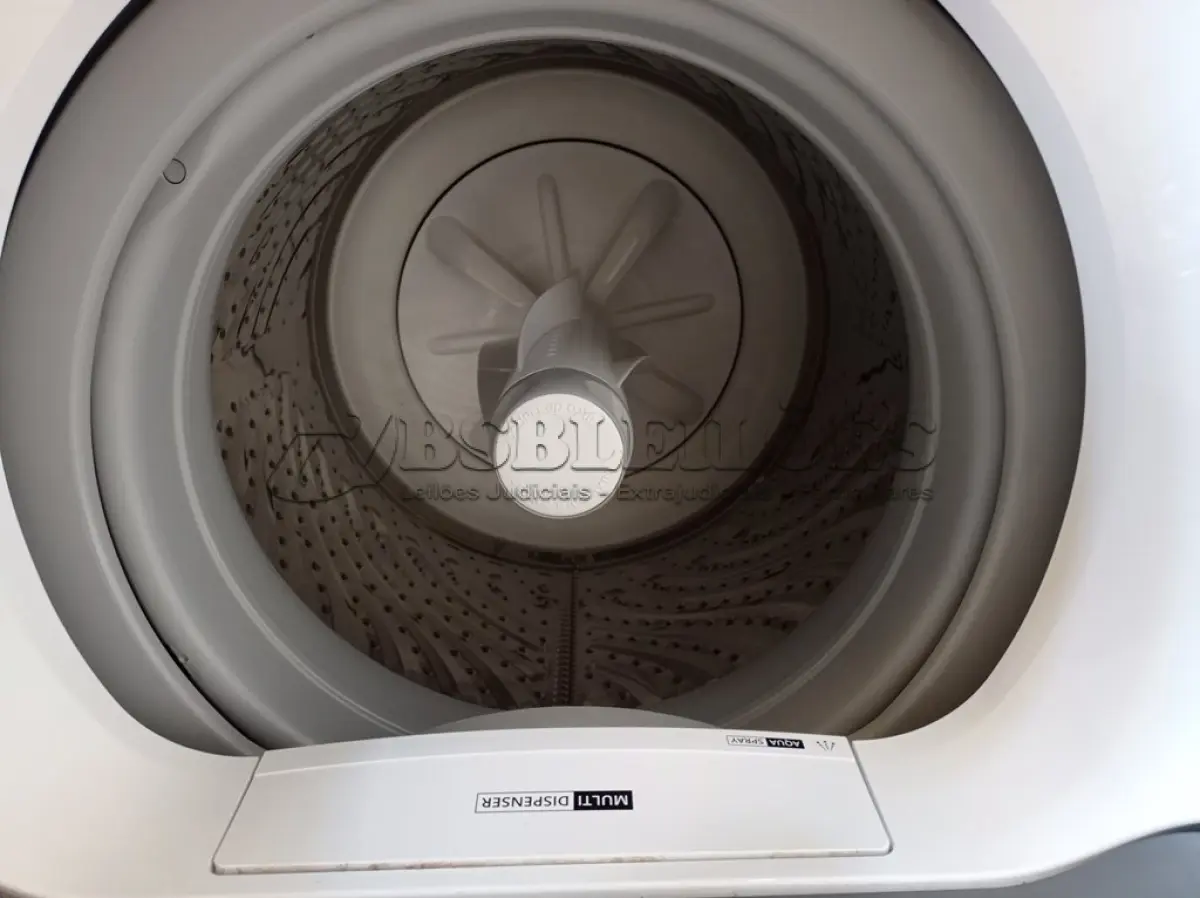LOTE 256 - 01 MÁQUINA DE LAVAR ROUPAS DE 12 KG MARCA BRASTEMP 220V. (WASHER MACHINE) (NO ESTADO)BH1557X