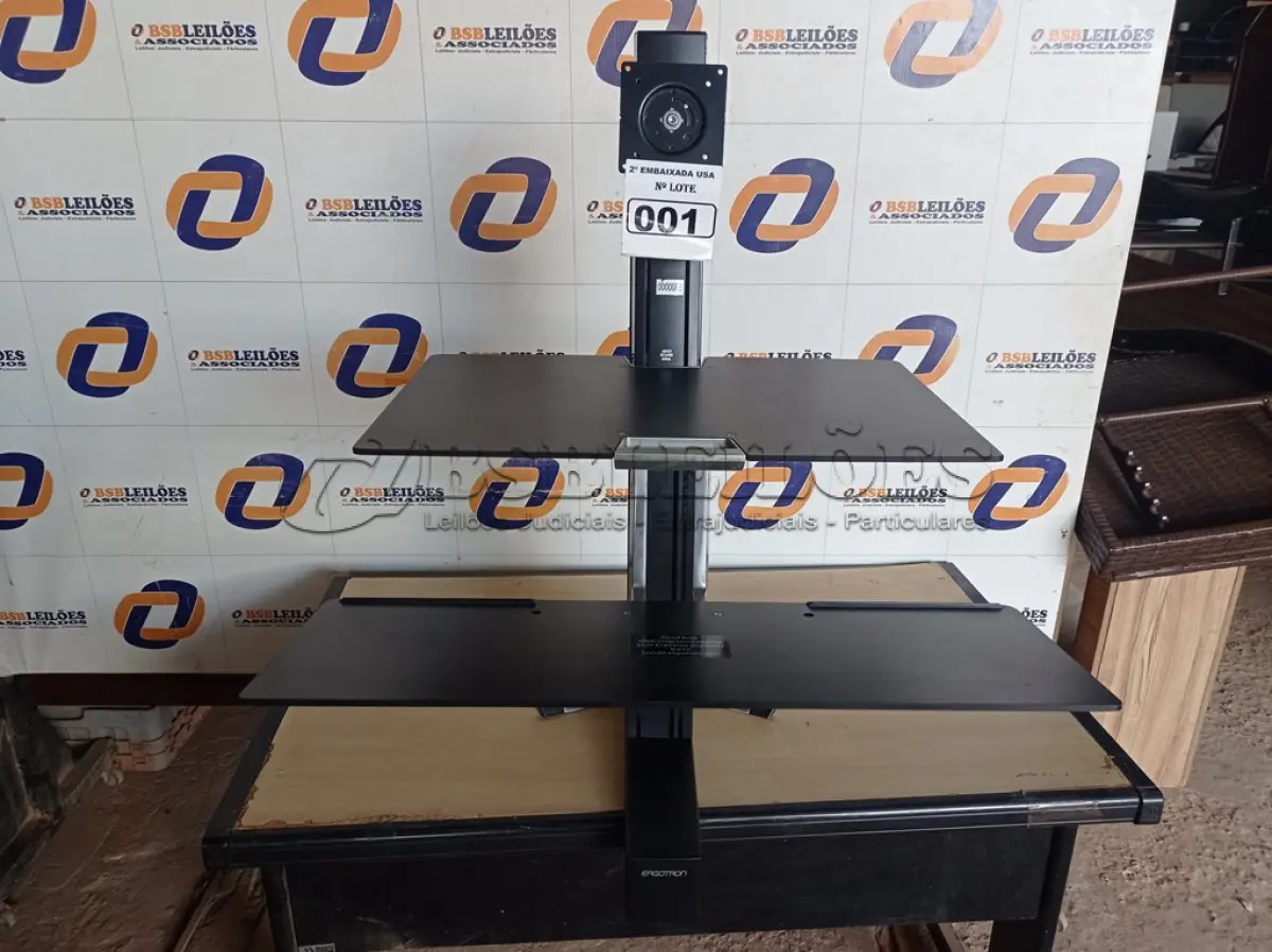 LOTE 001 - 01 MESA VERTICAL ERGOTRON PARA 01 MONITOR. (STAND UP DESK) (NO ESTADO) 0000005