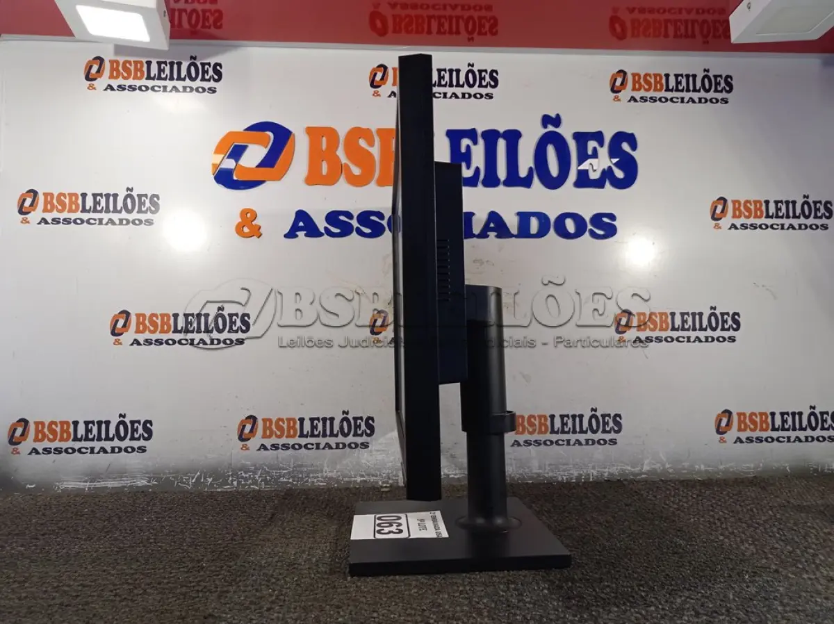 LOTE 063 - 01 MONITOR 22’’ MARCA SAMSUNG. (DISPLAY) (NO ESTADO) AV9548V