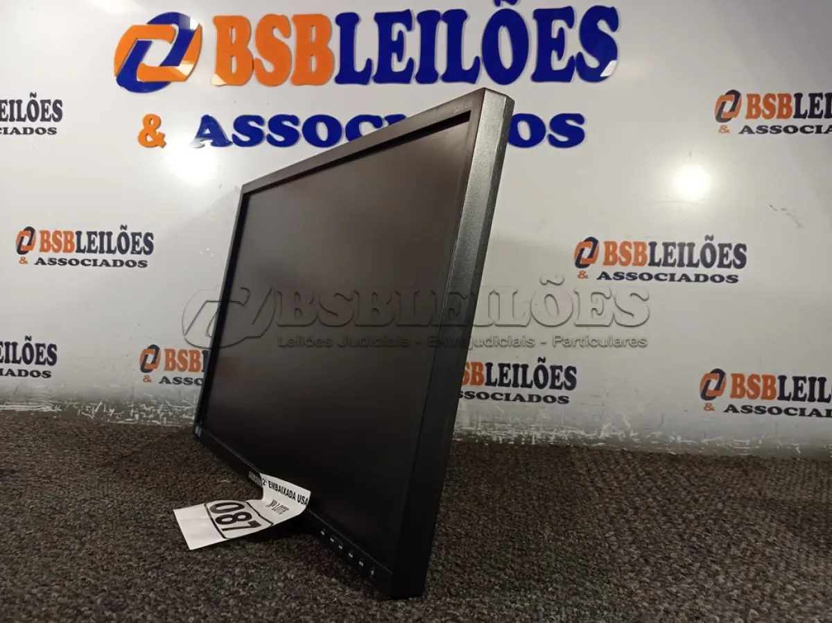 LOTE 087 - 01 MONITOR 22’’ MARCA SAMSUNG SEM BASE. (DISPLAY) (NO ESTADO) AV9678X
