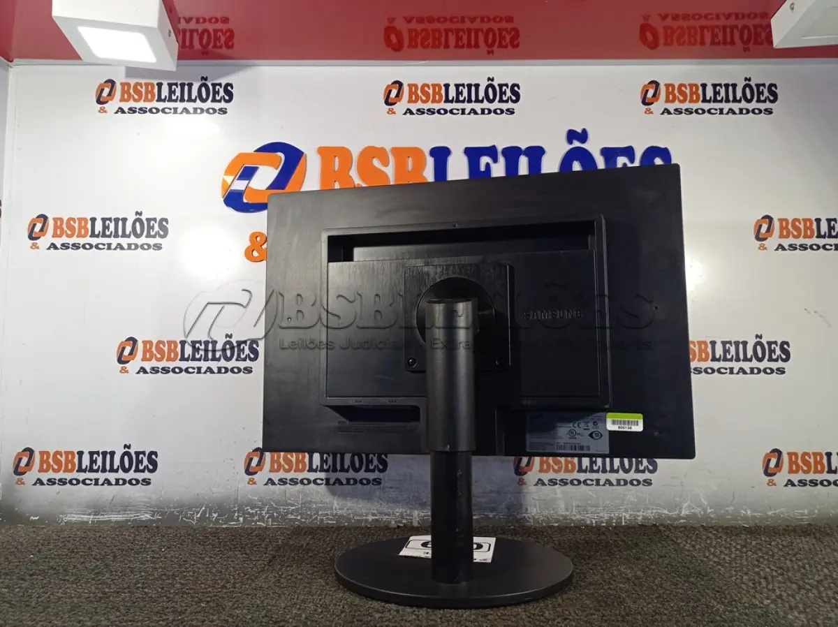 LOTE 049 - 01 MONITOR 22’’ MARCA SAMSUNG. (DISPLAY) (NO ESTADO) AV9478K