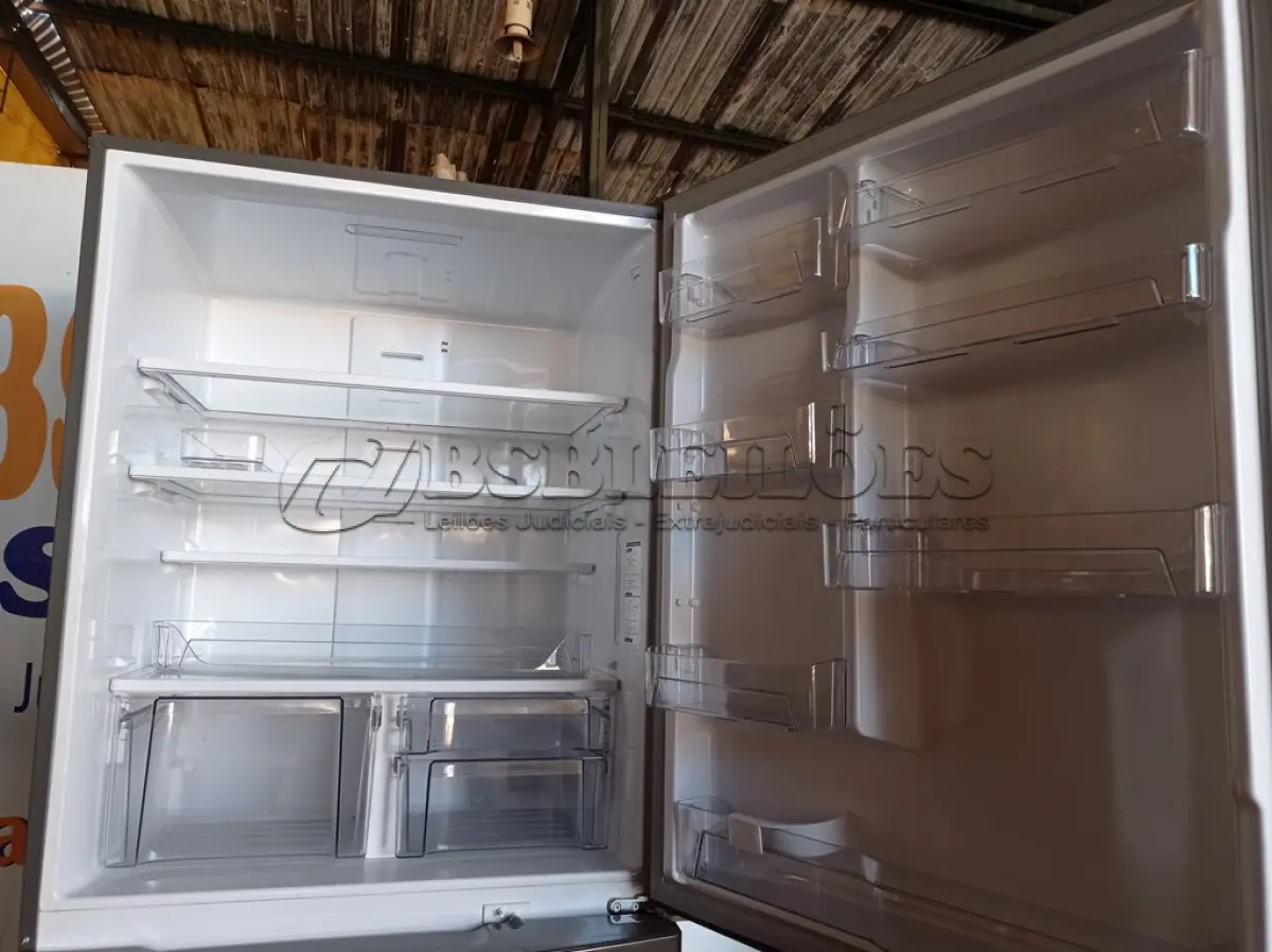 LOTE 263 - 01 GELADEIRA INVERTER ATIVE MARCA BRASTEMP  220V. (REFRIGERATOR) (NO ESTADO) BH1659P