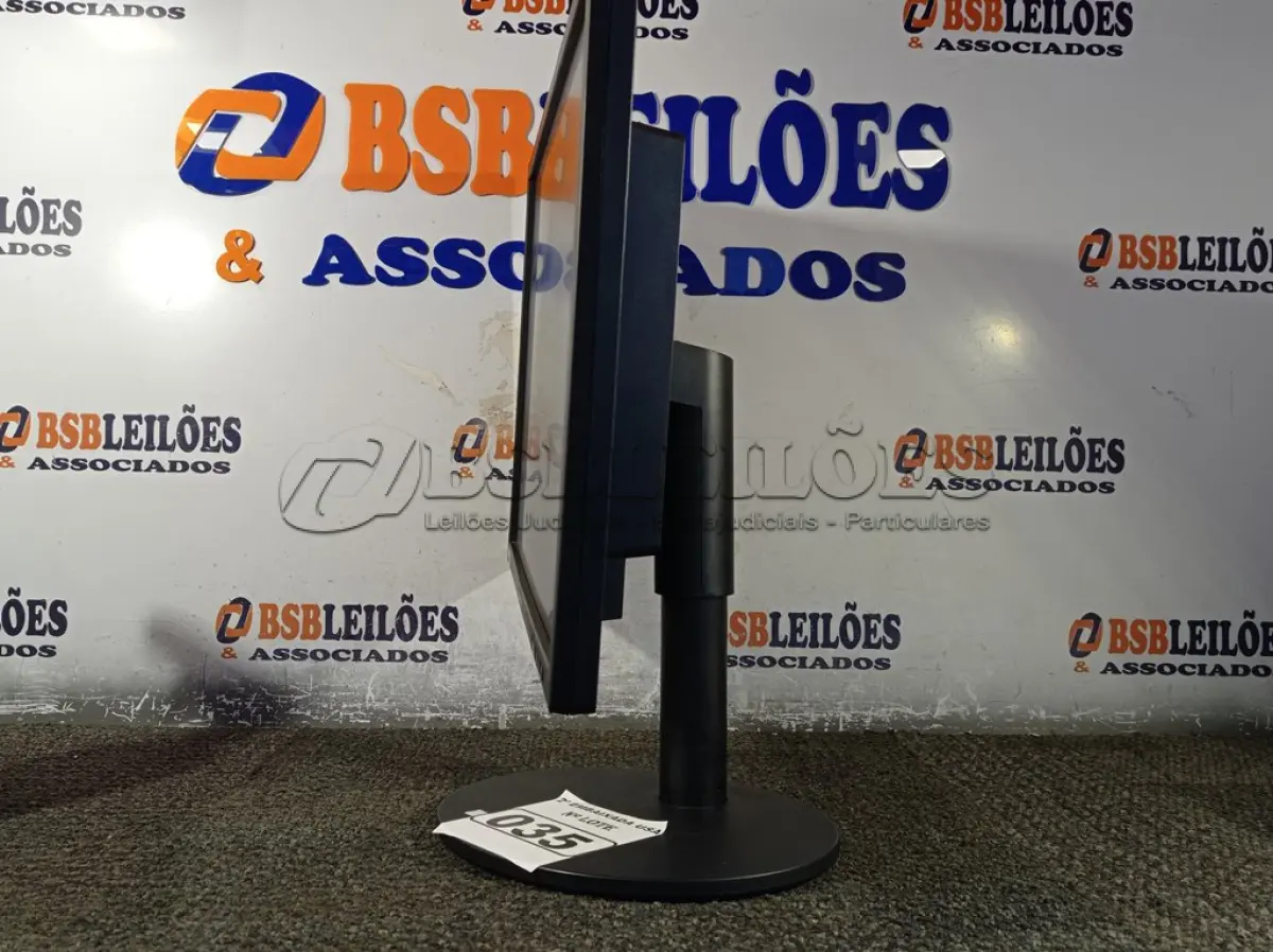 LOTE 035 - 01 MONITOR 22’’ MARCA SAMSUNG. (DISPLAY) (NO ESTADO) AV9465A