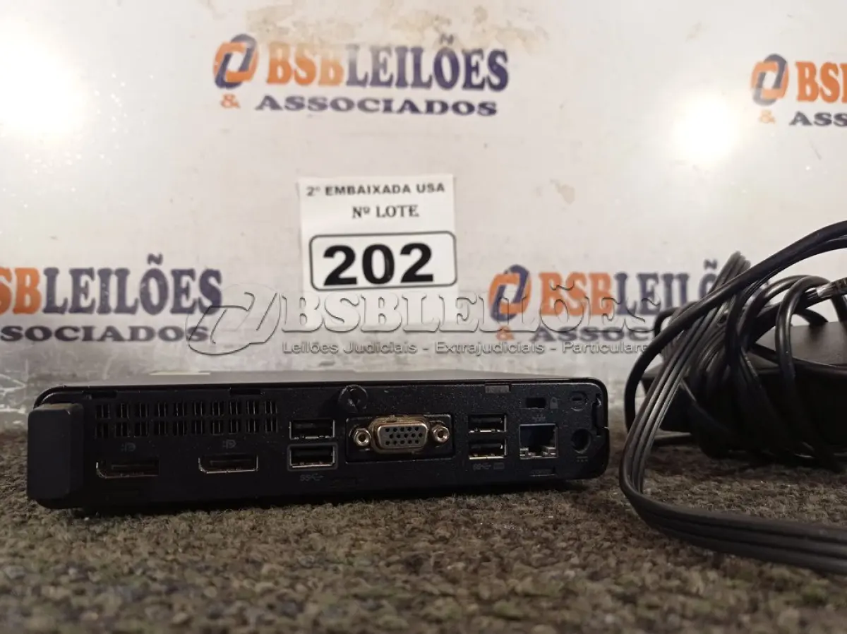 LOTE 202 - 01 CPU SEM MEMÓRIA E SEM HD COM CARREGADOR MARCA HP. (NO ESTADO) BD1783M