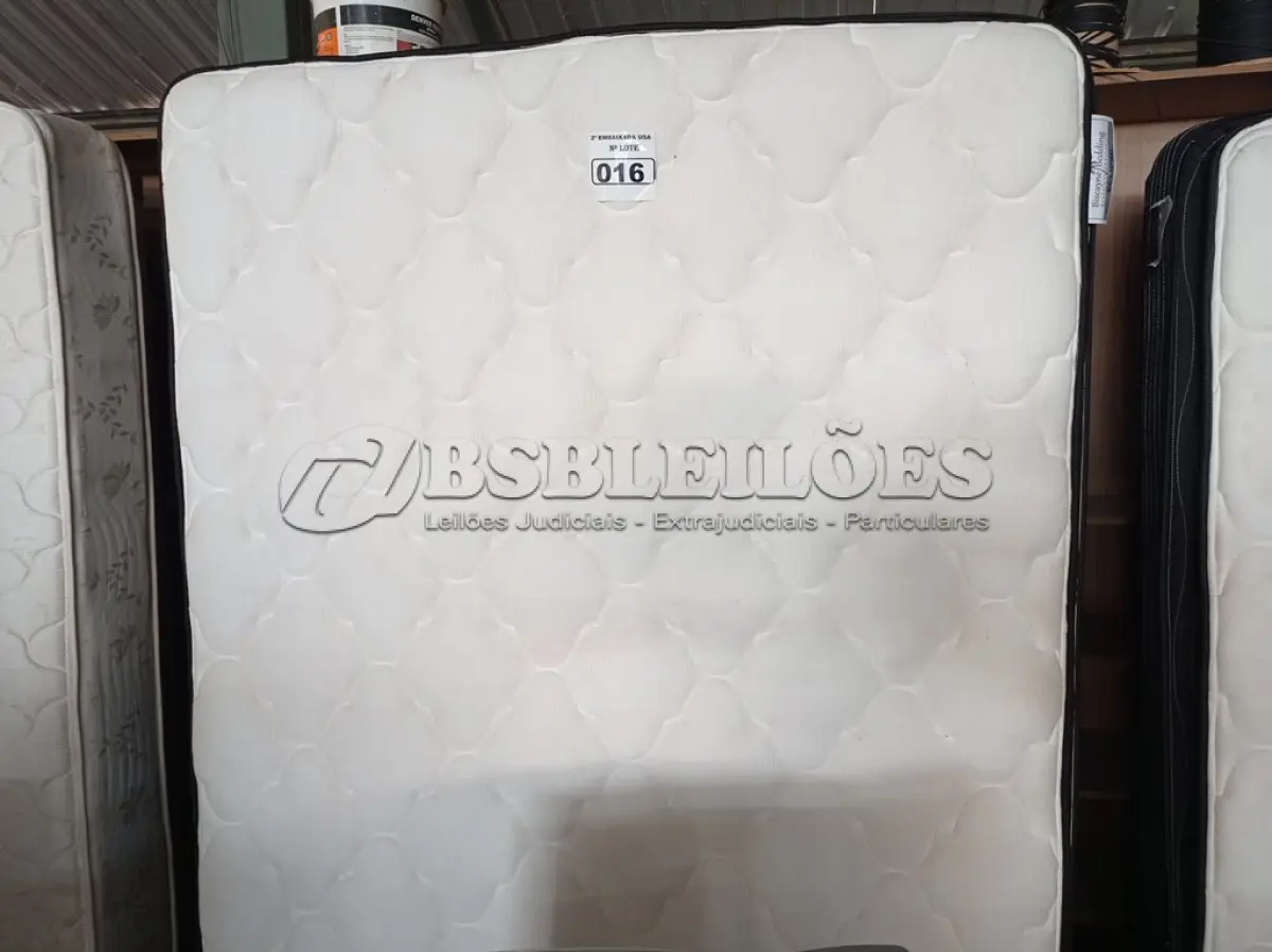 LOTE 016 - 01 COLCHÃO RAINHA QUEEN COM BASE. (NO ESTADO) (MATRESS QUEEN) AU1887E AV9822S
