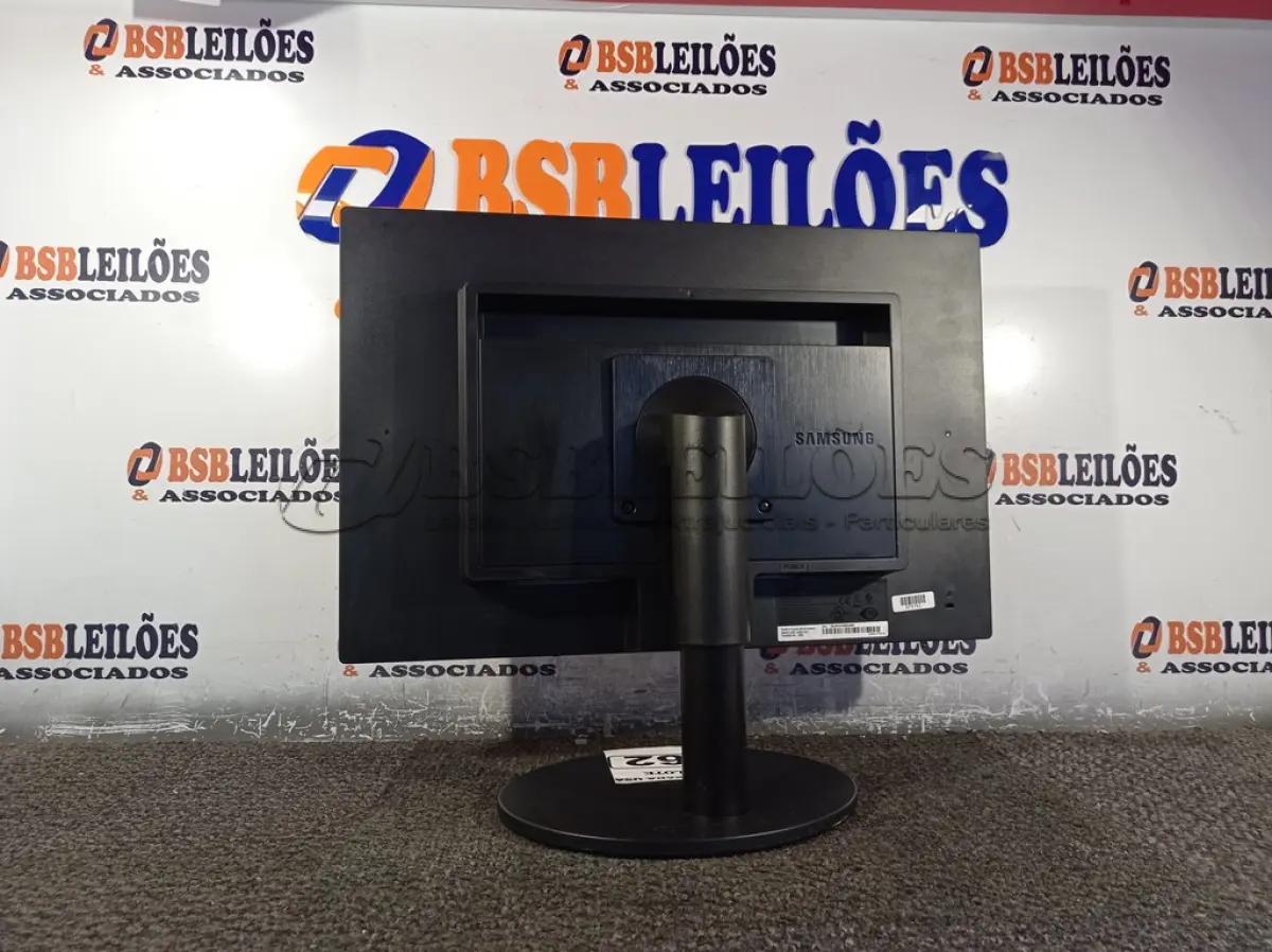 LOTE 062 - 01 MONITOR 22’’ MARCA SAMSUNG. (DISPLAY) (NO ESTADO) AV9548U