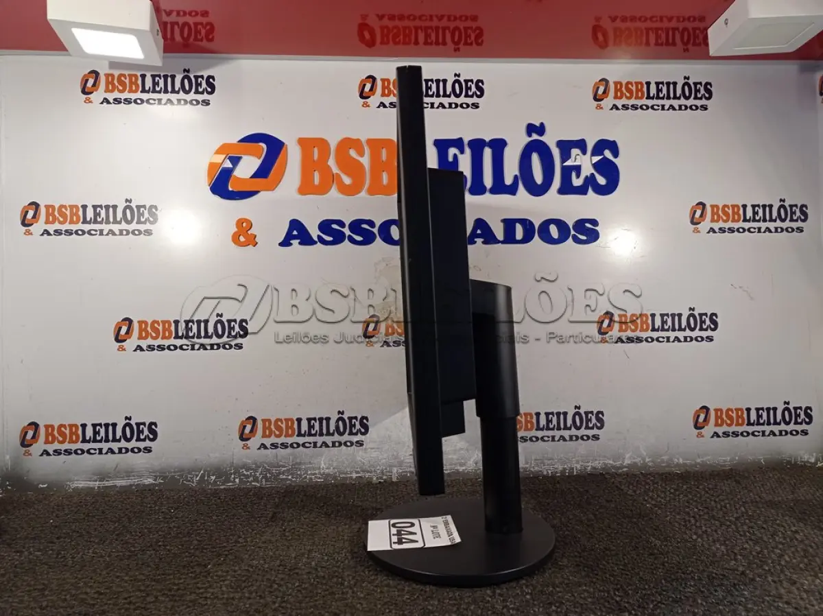 LOTE 044 - 01 MONITOR 22’’ MARCA SAMSUNG. (DISPLAY) (NO ESTADO) AV9476S