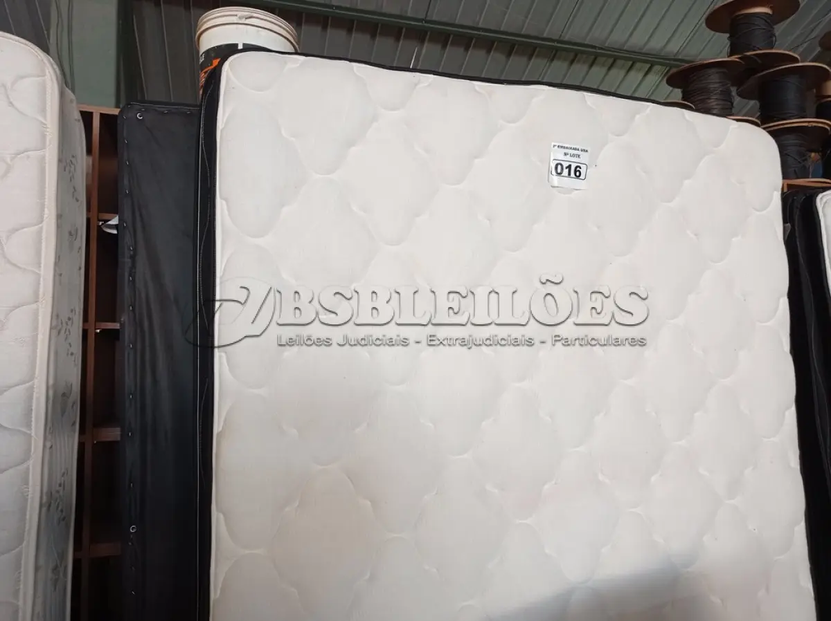 LOTE 016 - 01 COLCHÃO RAINHA QUEEN COM BASE. (NO ESTADO) (MATRESS QUEEN) AU1887E AV9822S