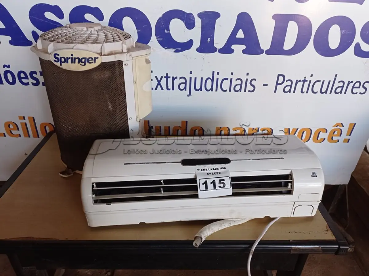 LOTE 115 - 01 AR-CONDICIONADO 12000BTUS SEM CONTROLE MARCA SPRINGER. (NO ESTADO) AV9792J