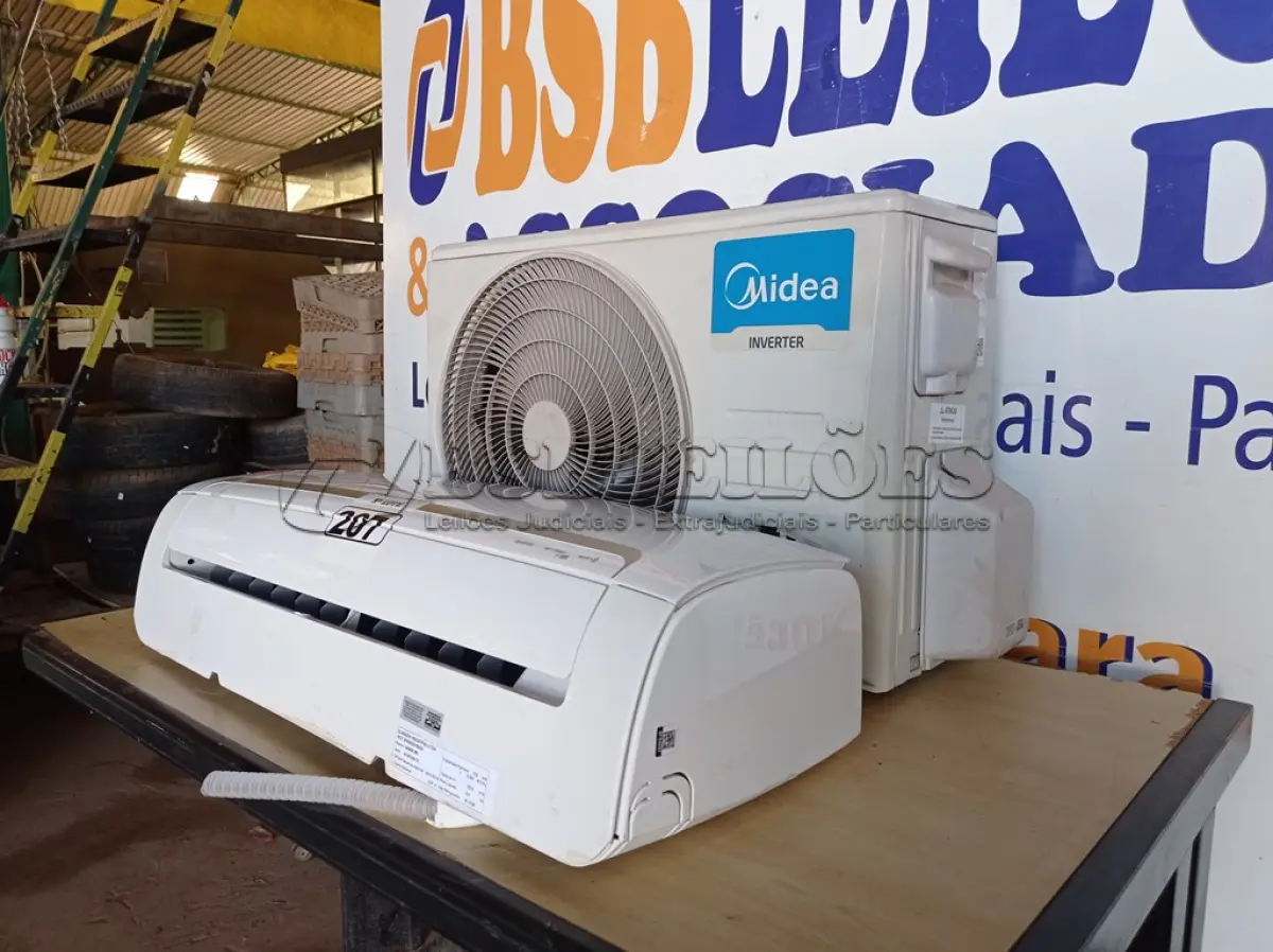 LOTE 207 - 01 AR-CONDICIONADO INVERTER COM CONTROLE REMOTO MARCA SPRINGER 220 VOLTS DE 12.000BTUS. (AIR CONDITIONER (NO ESTADO) BF8469T
