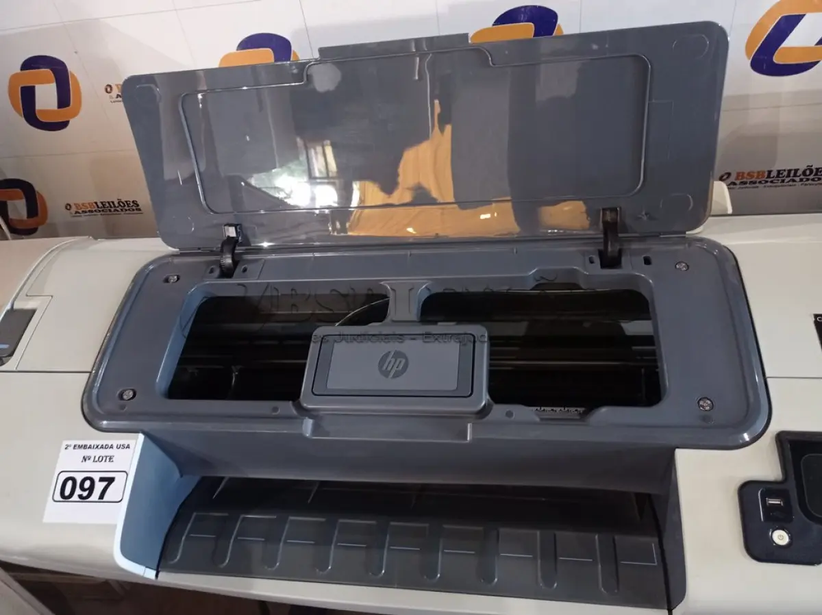 LOTE 097 - 01 IMPRESSORA PLOTTER MARCA HP DESIGNEJET T790. (PRINTER PLOTTER) (NO ESTADO) AV9715L