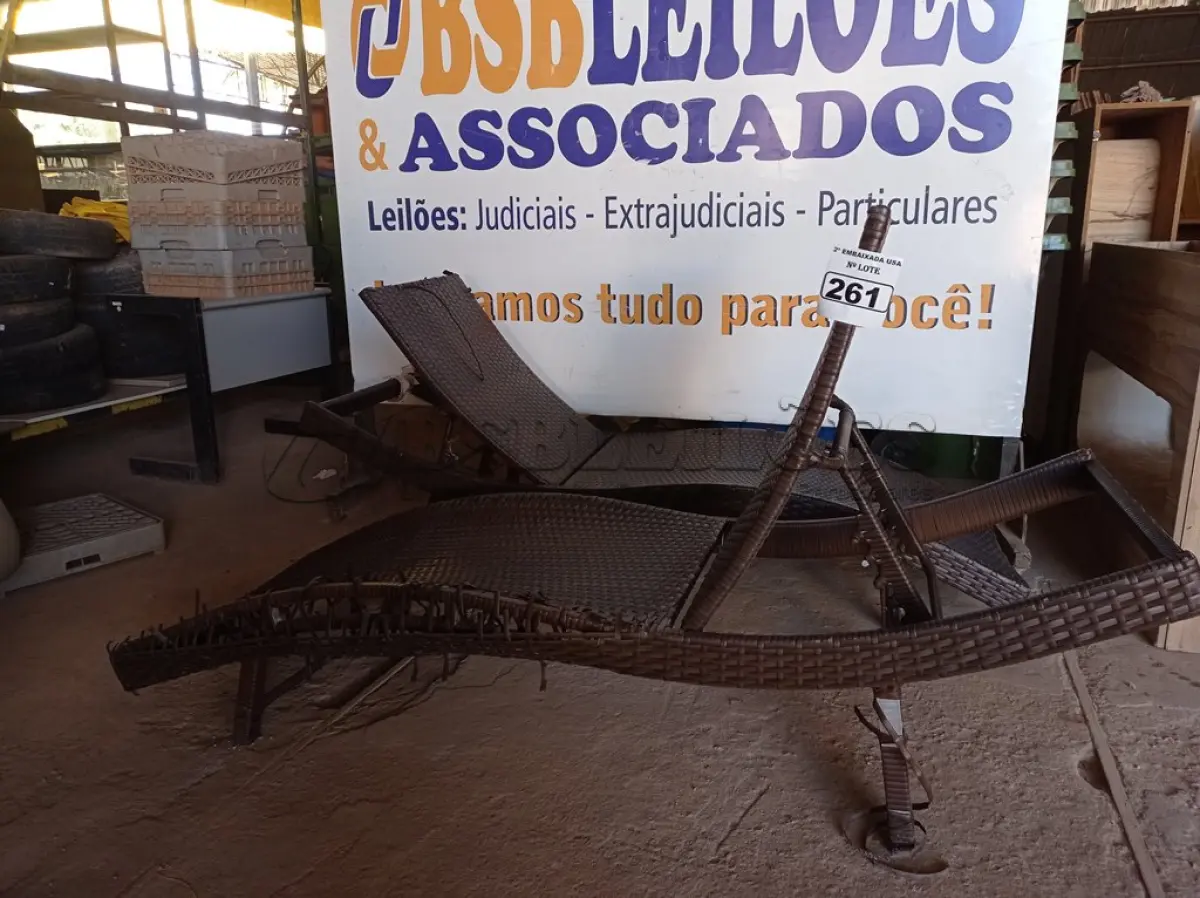 LOTE 261