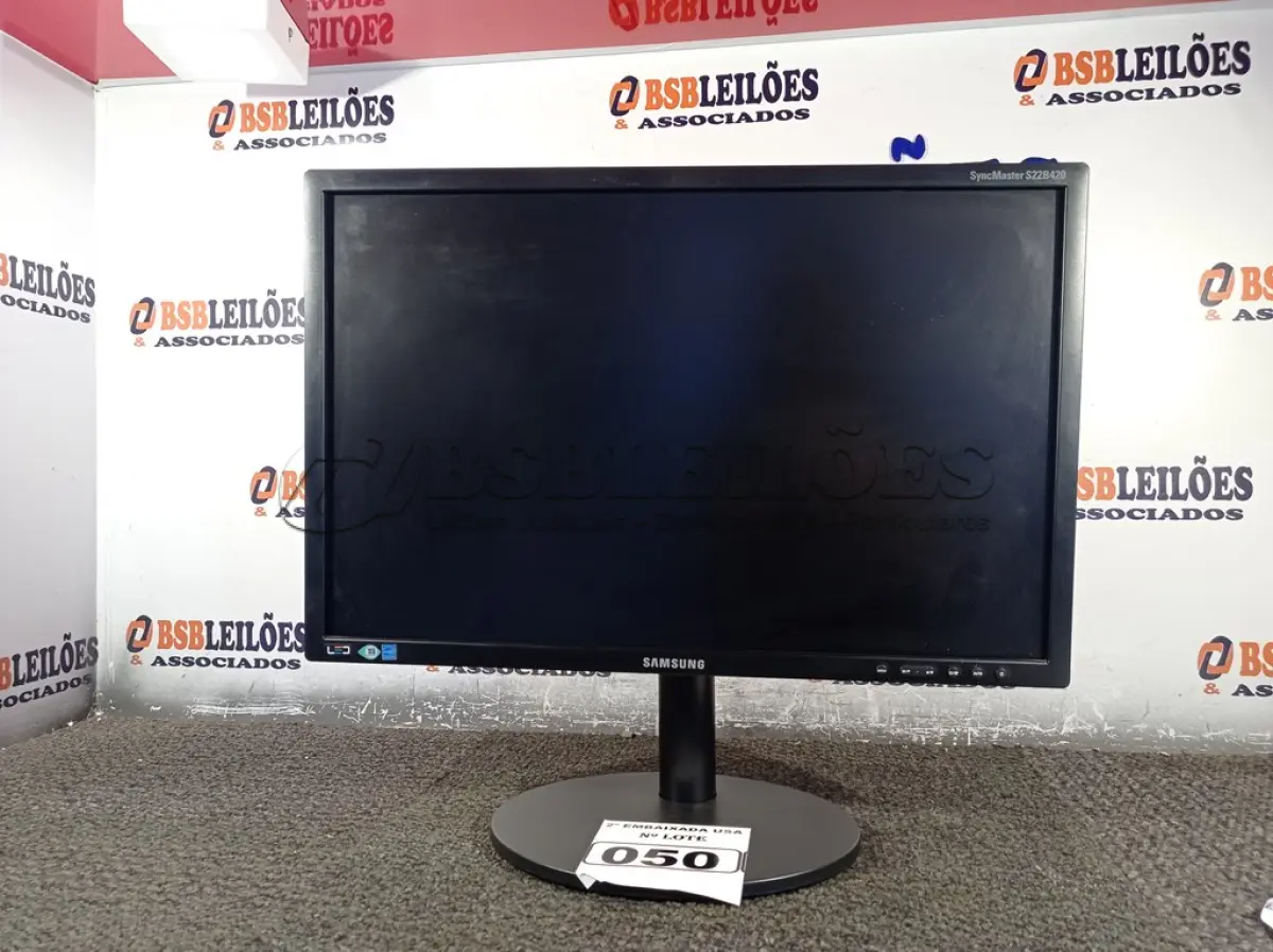 LOTE 050 - 01 MONITOR 22’’ MARCA SAMSUNG. (DISPLAY) (NO ESTADO) AV9483N