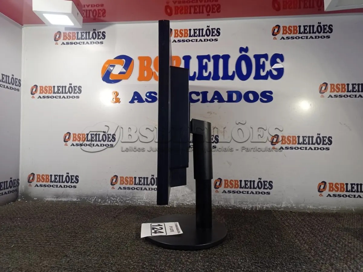 LOTE 124 - 01 MONITOR 22’’ MARCA SAMSUNG. (DISPLAY) (NO ESTADO) AV9903W