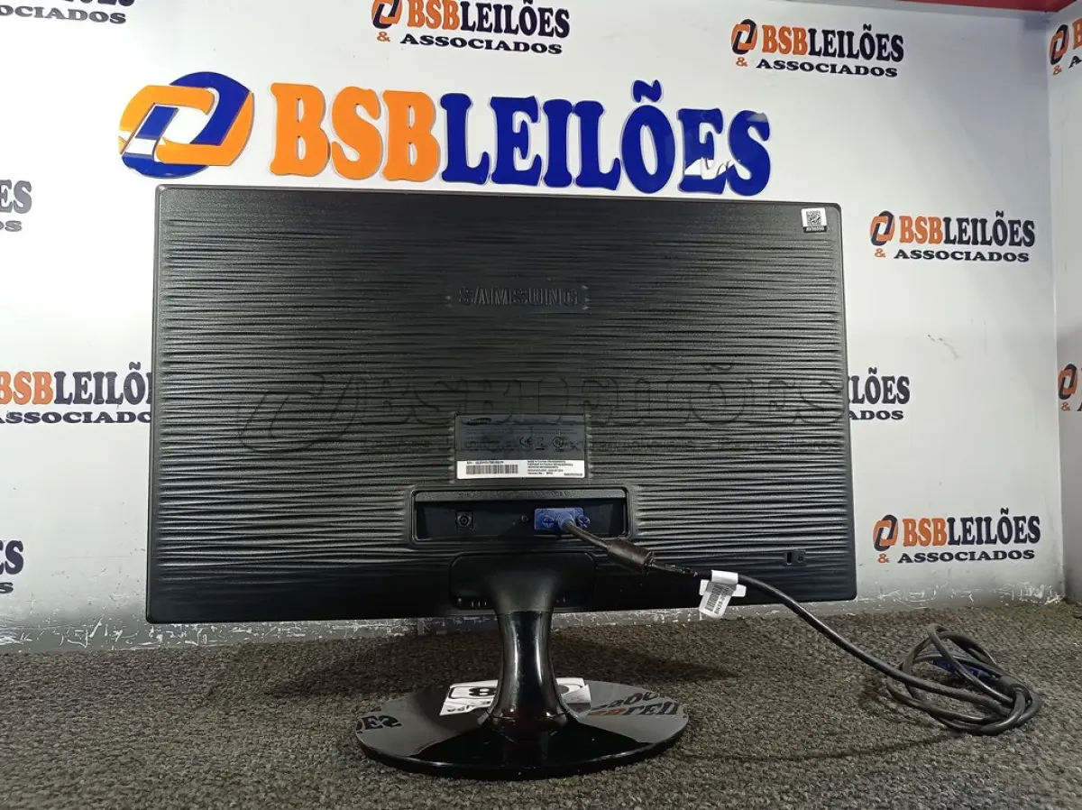 LOTE 068 - 01 MONITOR 22’’ MARCA SAMSUNG. (DISPLAY) (NO ESTADO) AV9600G