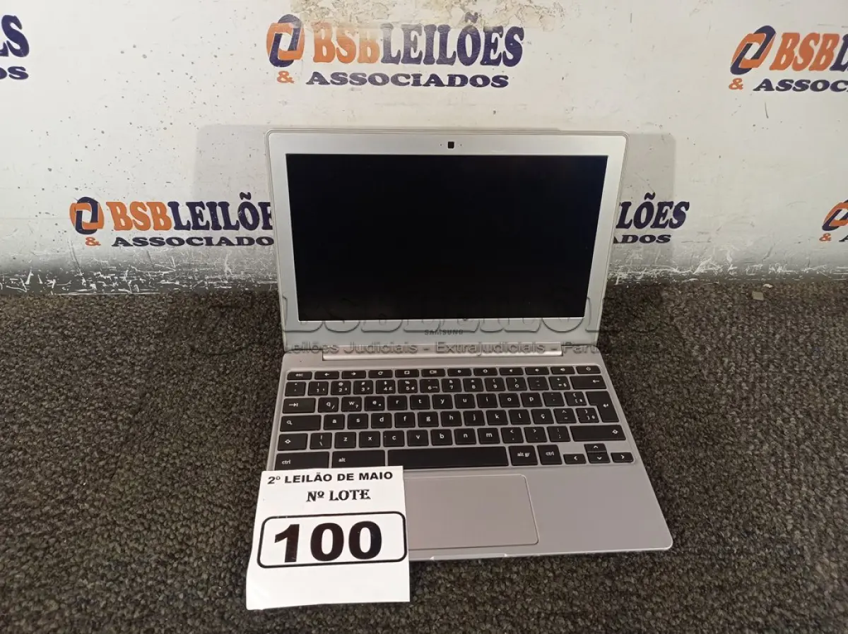 LOTE 100 - 01 CHROMEBOOK SAMSUNG XE500C12. (NO ESTADO) ATENÇÃO! FAZER A VISITAÇÃO ANTES DE ARREMATAR, NÃO SABEMOS SE FUNCIONA. LEILÃO NÃO TEM GARANTIA E NEM DEVOLUÇÃO, SUJEITO A POSSÍVEIS AVARIAS VISÍVEIS/OCULTAS E/OU AUSÊNCIA DE COMPONENTES.