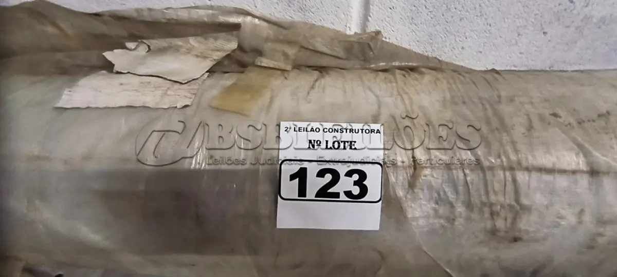 LOTE 123 - 02 ROLOS DE MANTAS REINFORCE MADE USA 3,00M X 10,00MPOLIOLEFINAS TERMOPLASTICA FLEXIVEL (NO ESTADO)